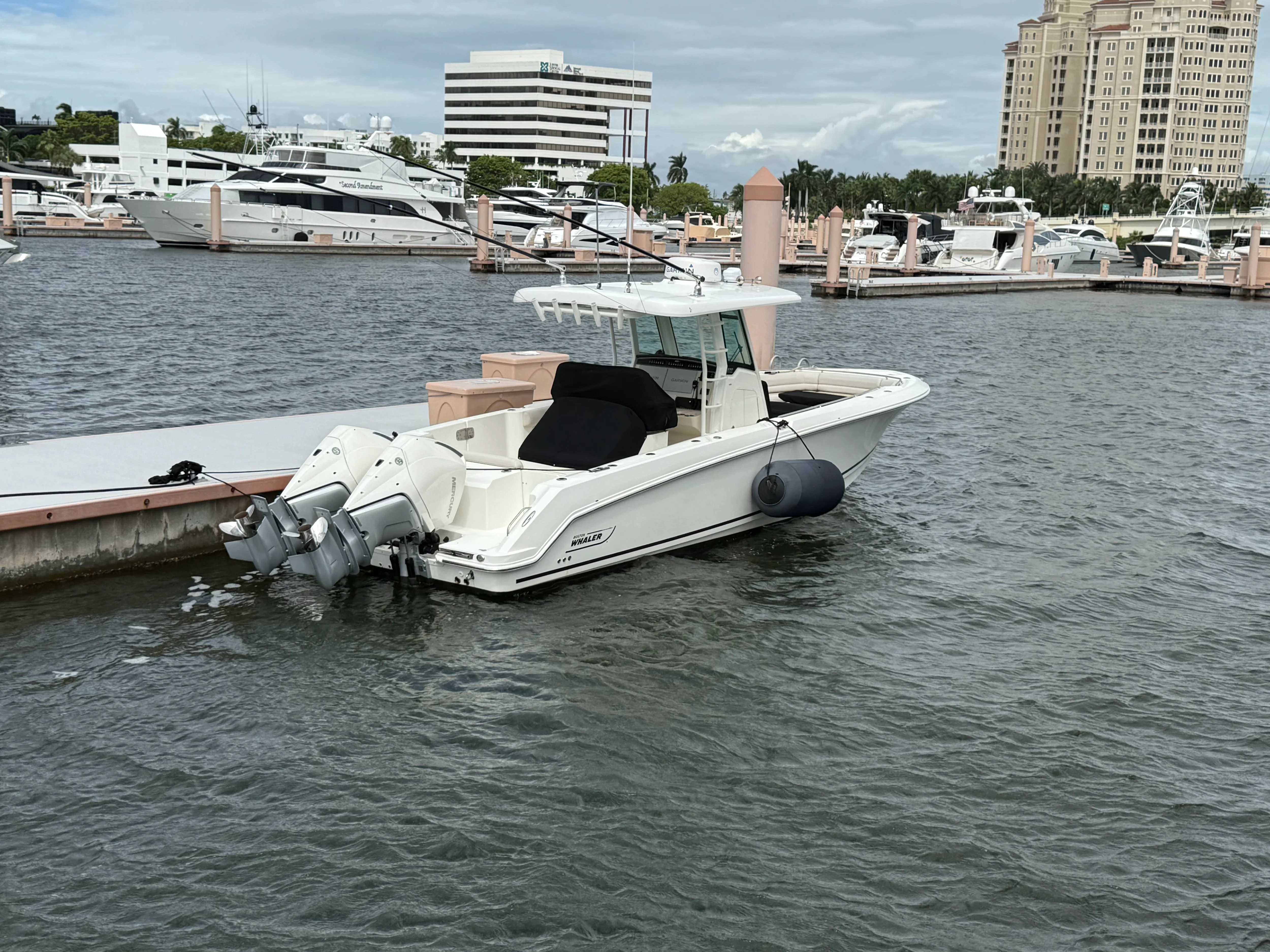 2022 Boston Whaler 330 OUTRAGE Image Thumbnail #1