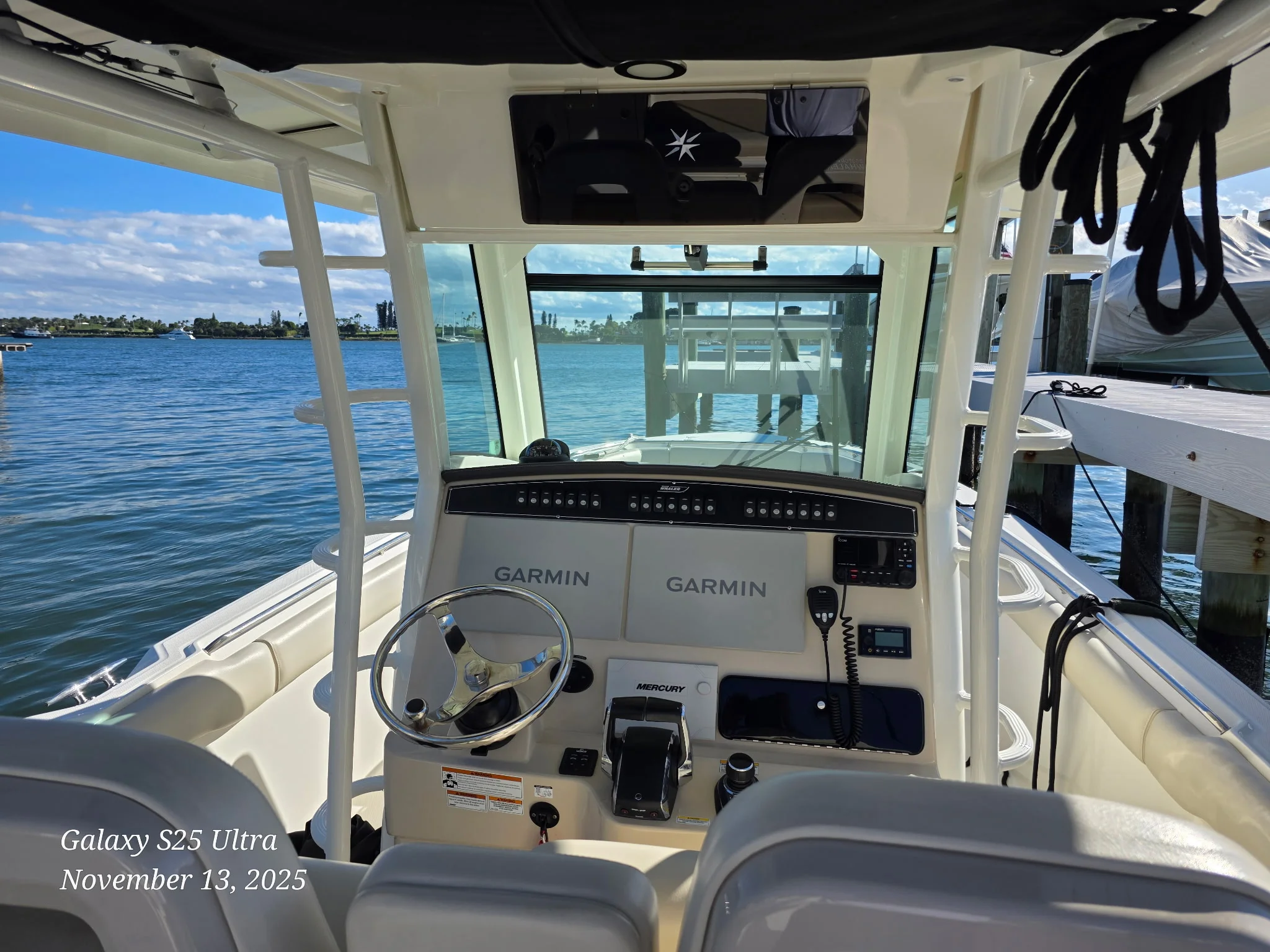 2022 Boston Whaler 330 OUTRAGE Image Thumbnail #4
