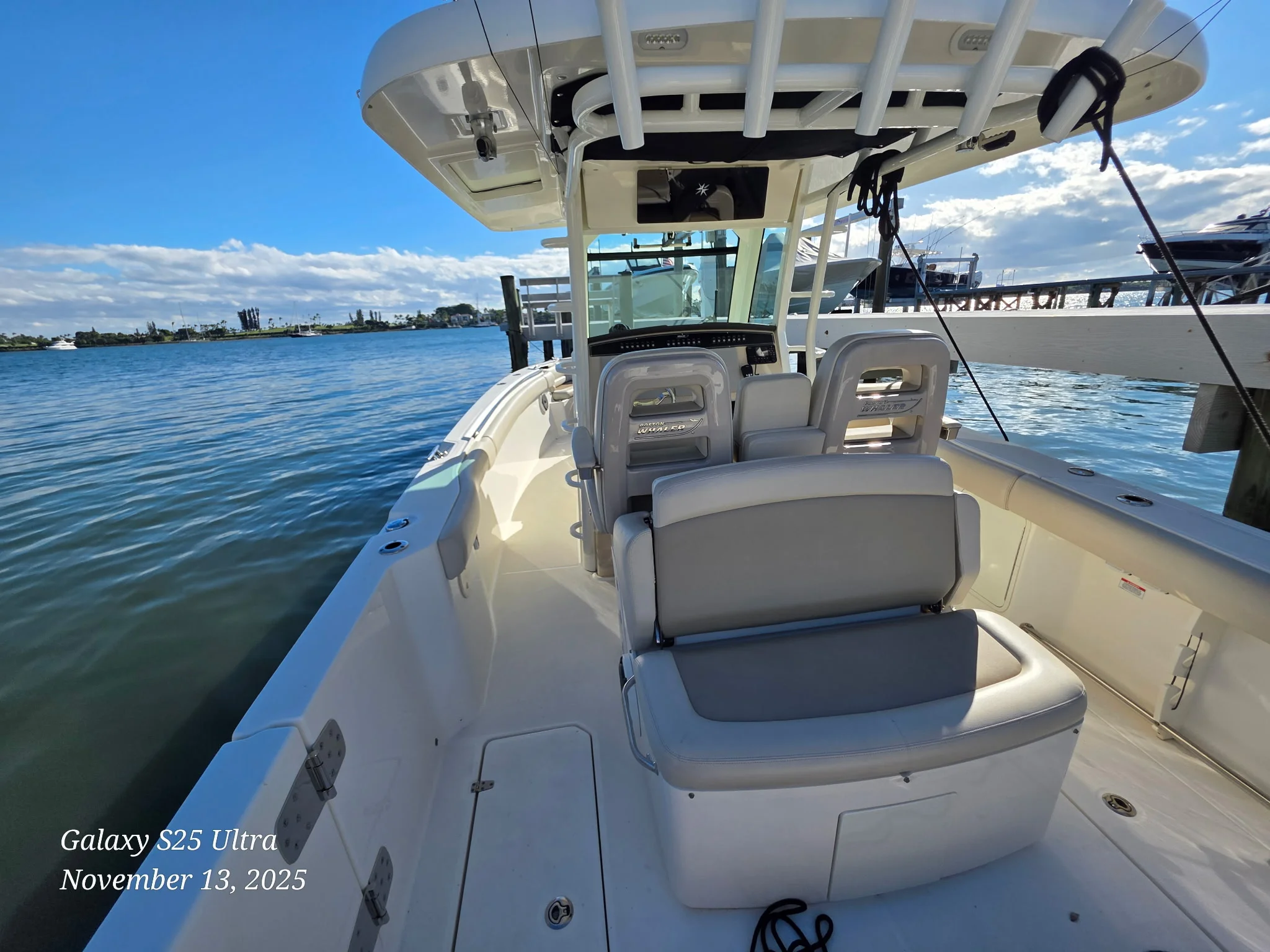 2022 Boston Whaler 330 OUTRAGE Image Thumbnail #2