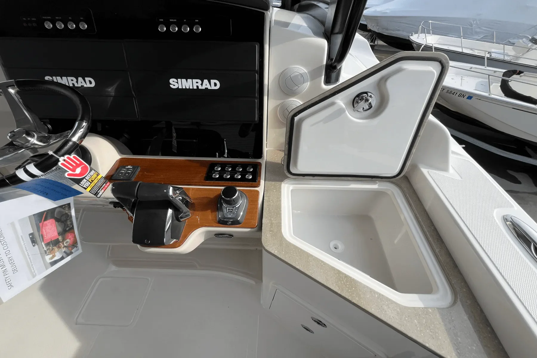 2025 Boston Whaler 350 REALM Image Thumbnail #31