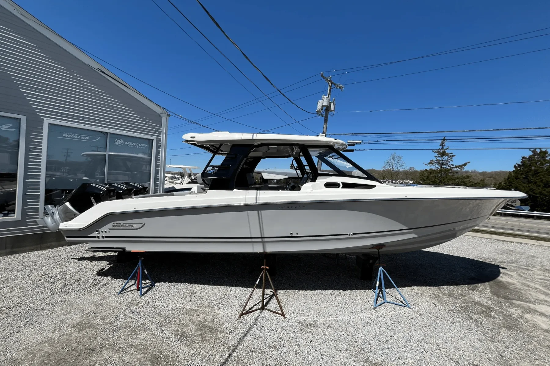 2025 Boston Whaler 350 REALM Image Thumbnail #5