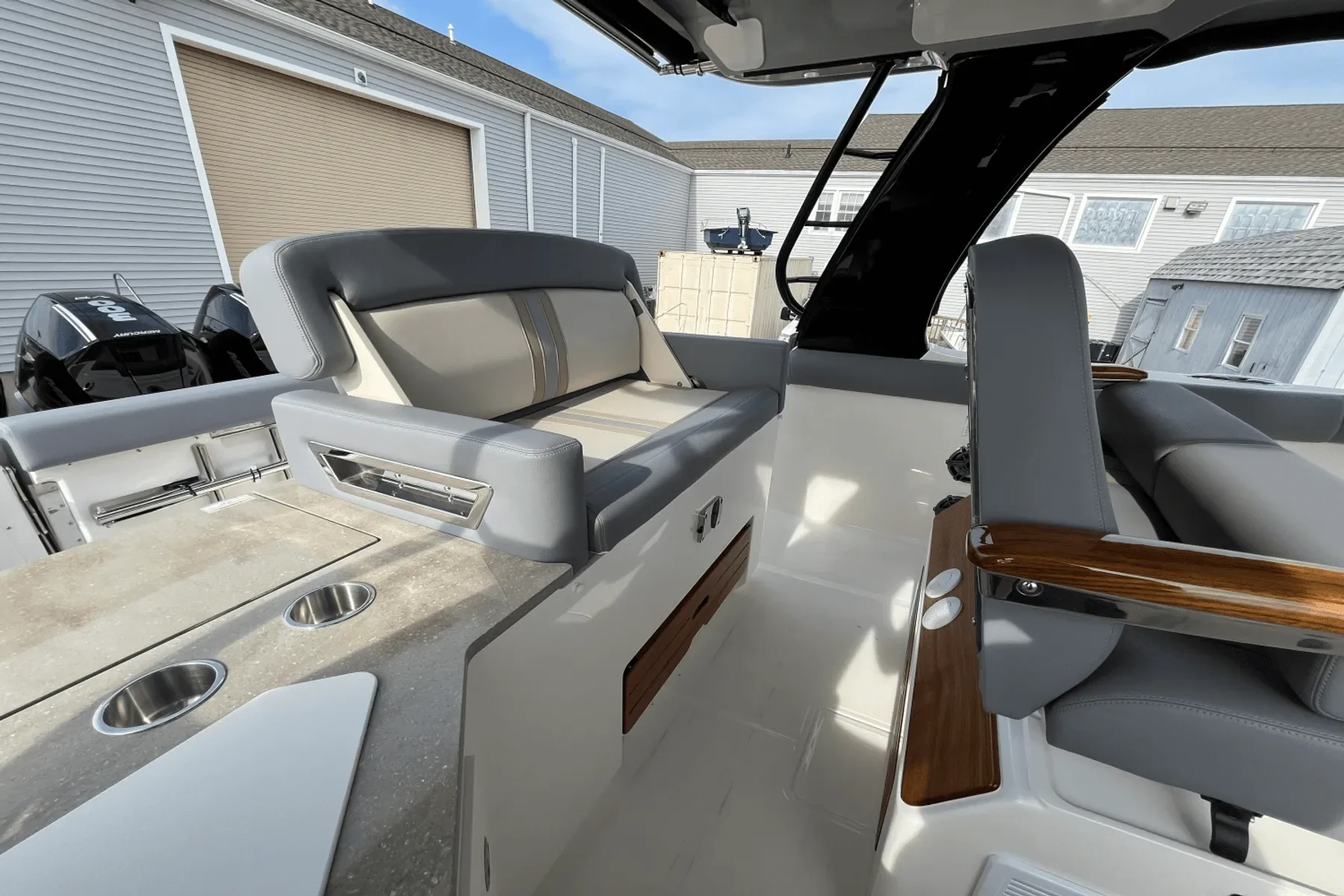 2025 Boston Whaler 350 REALM Image Thumbnail #21