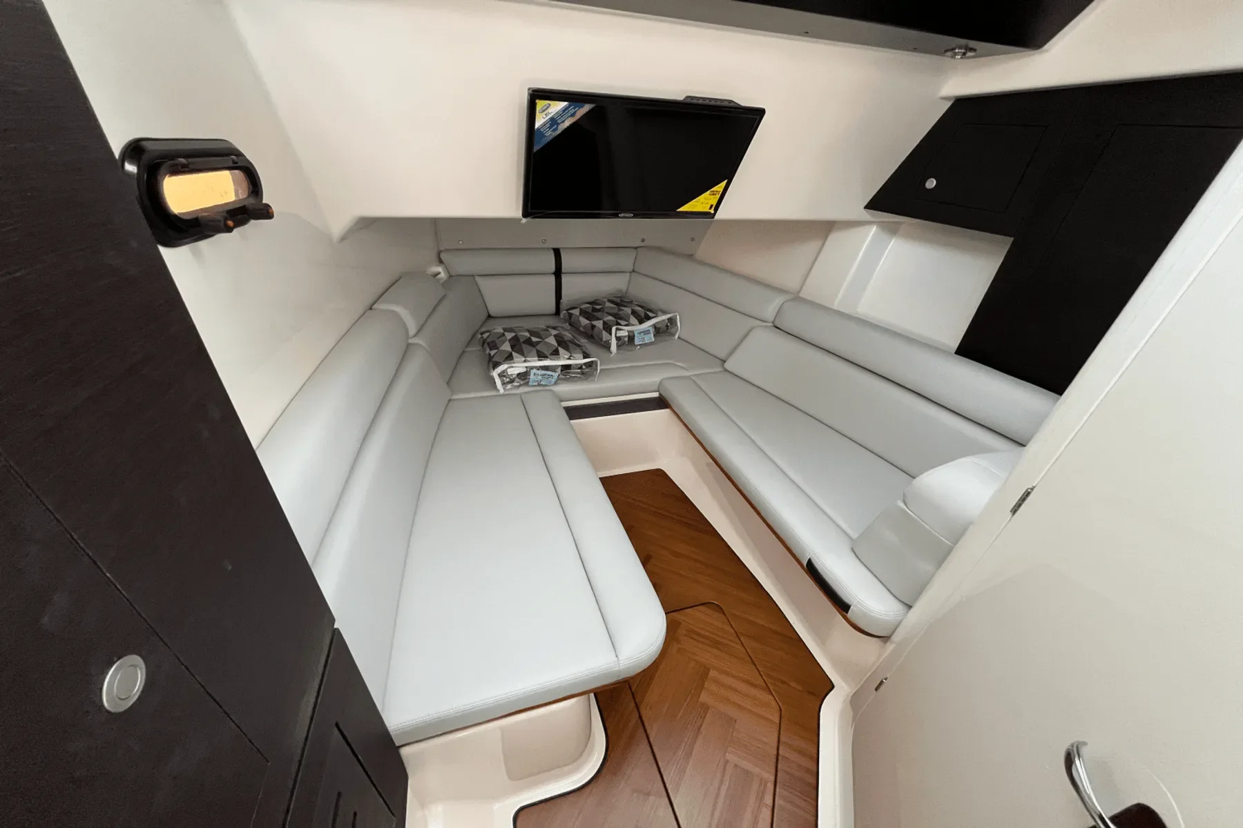 2025 Boston Whaler 350 REALM Image Thumbnail #33