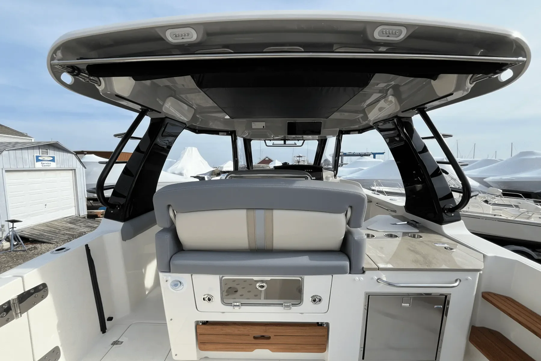 2025 Boston Whaler 350 REALM Image Thumbnail #14