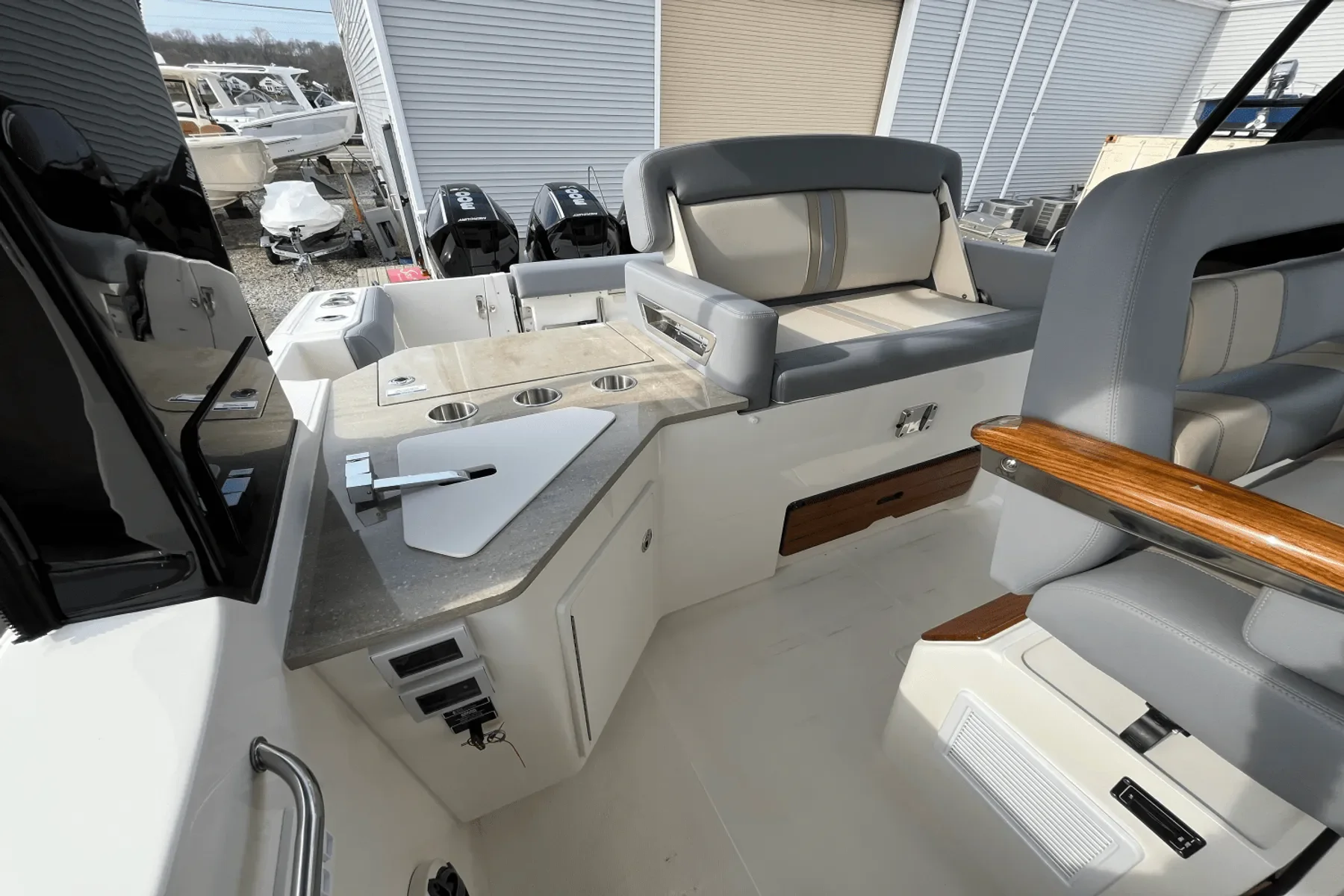 2025 Boston Whaler 350 REALM Image Thumbnail #22