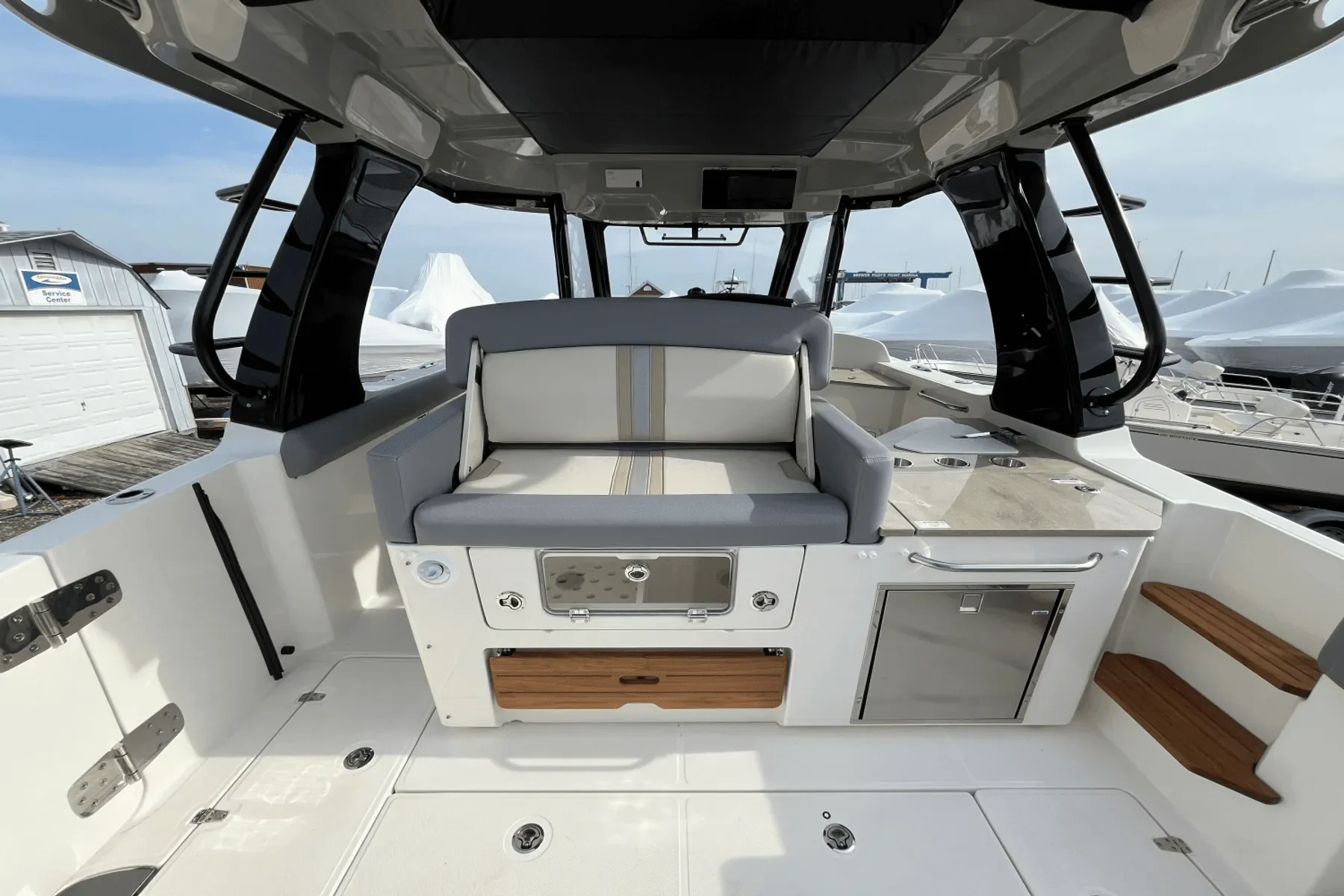 2025 Boston Whaler 350 REALM Image Thumbnail #13