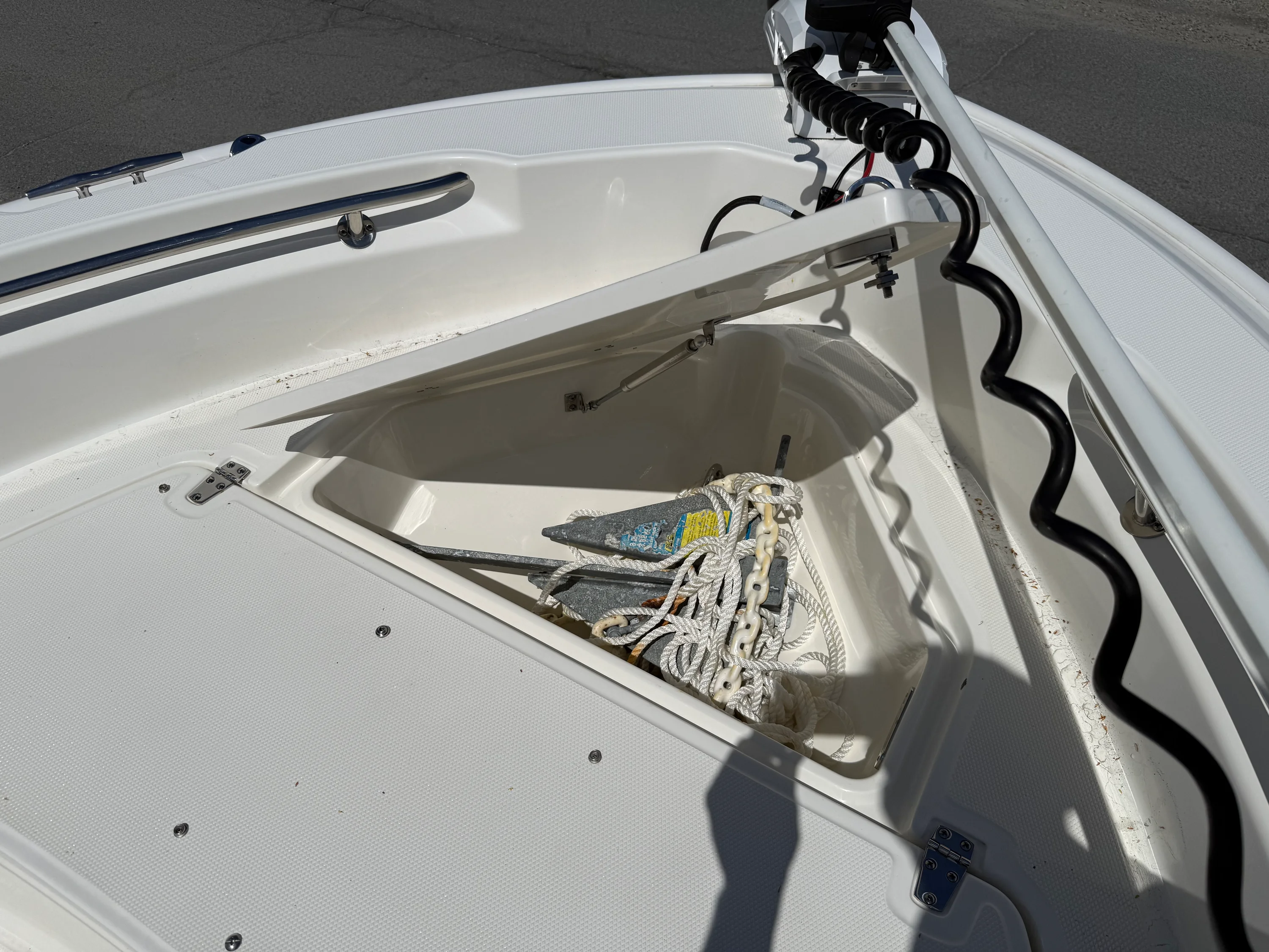 2023 Boston Whaler 220 DAUNTLESS Image Thumbnail #26