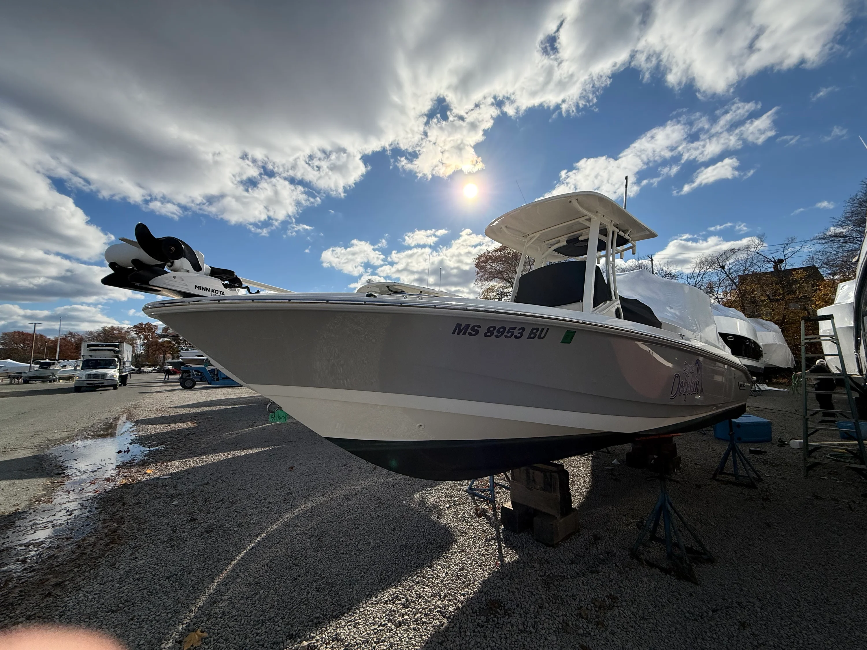 2023 Boston Whaler 220 DAUNTLESS Image Thumbnail #2