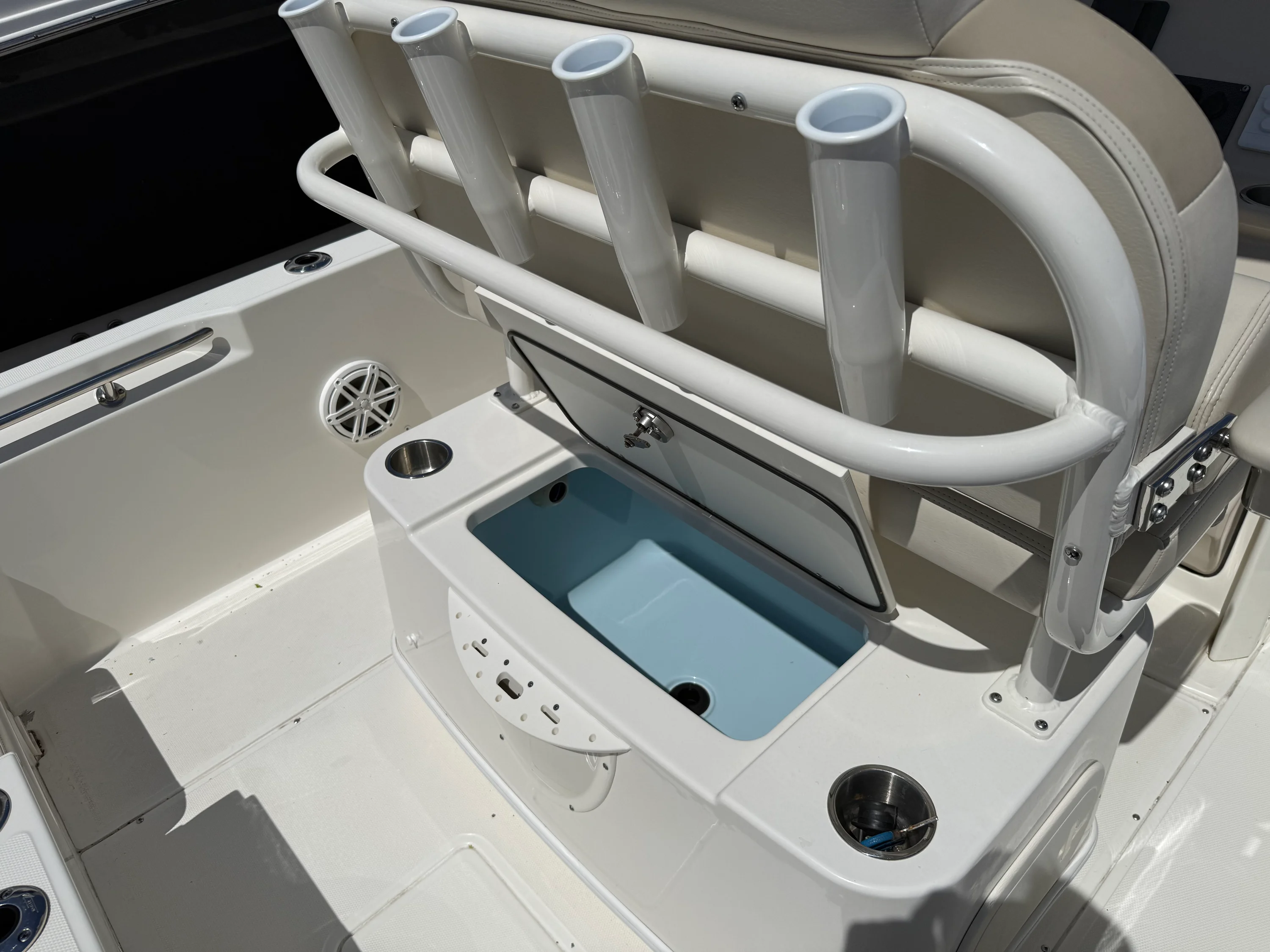 2023 Boston Whaler 220 DAUNTLESS Image Thumbnail #16