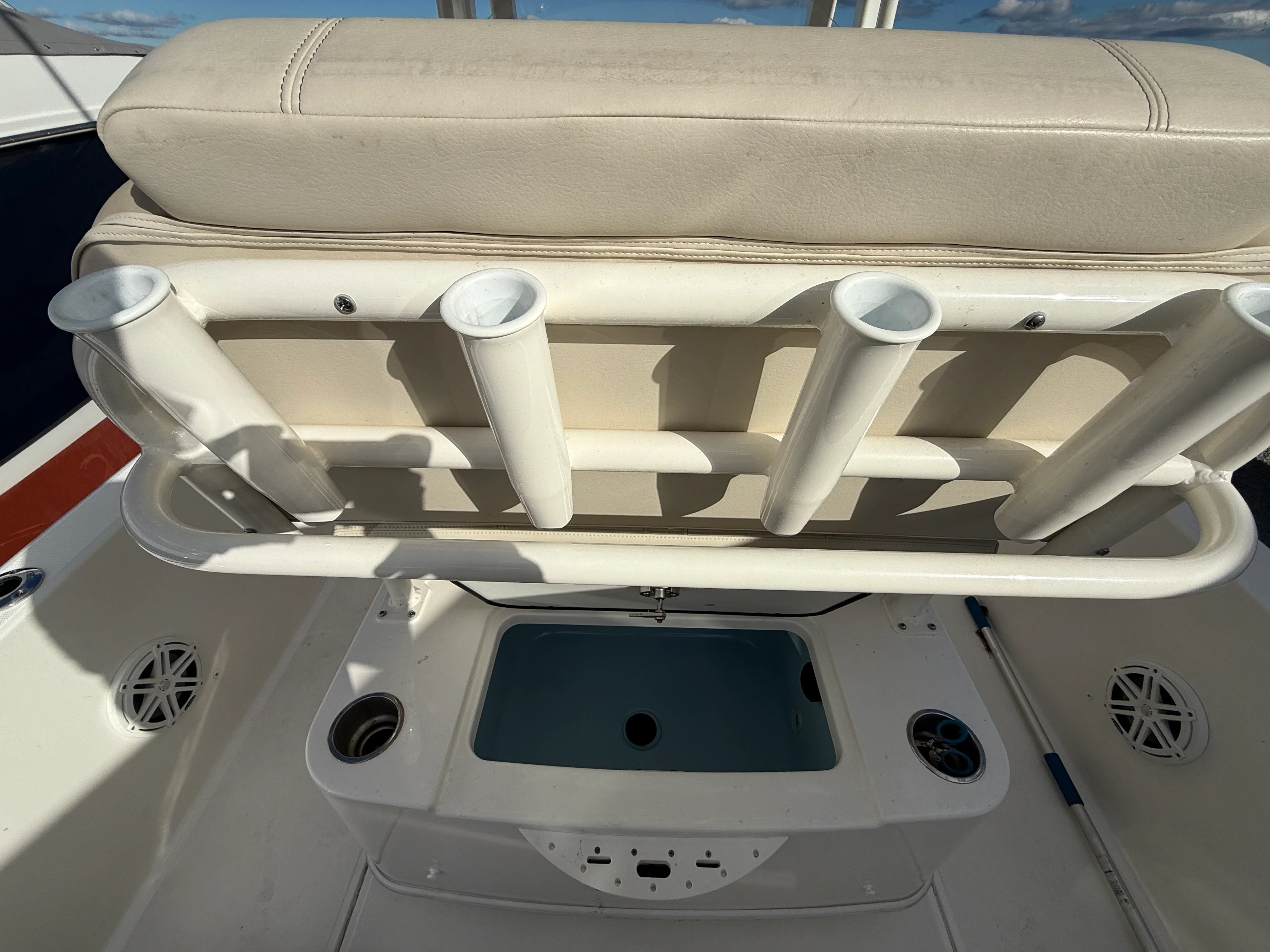 2023 Boston Whaler 220 DAUNTLESS Image Thumbnail #11