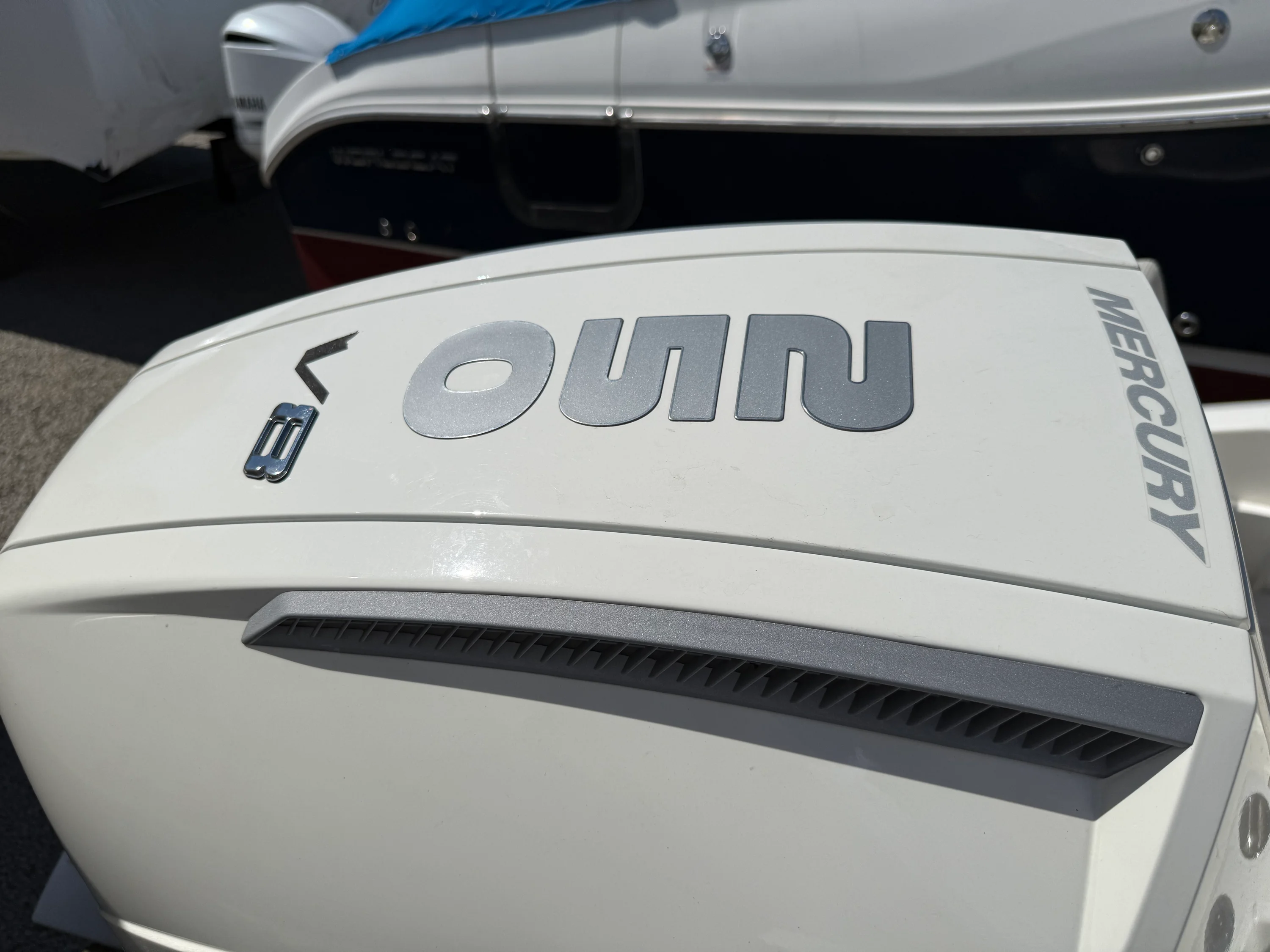 2023 Boston Whaler 220 DAUNTLESS Image Thumbnail #5