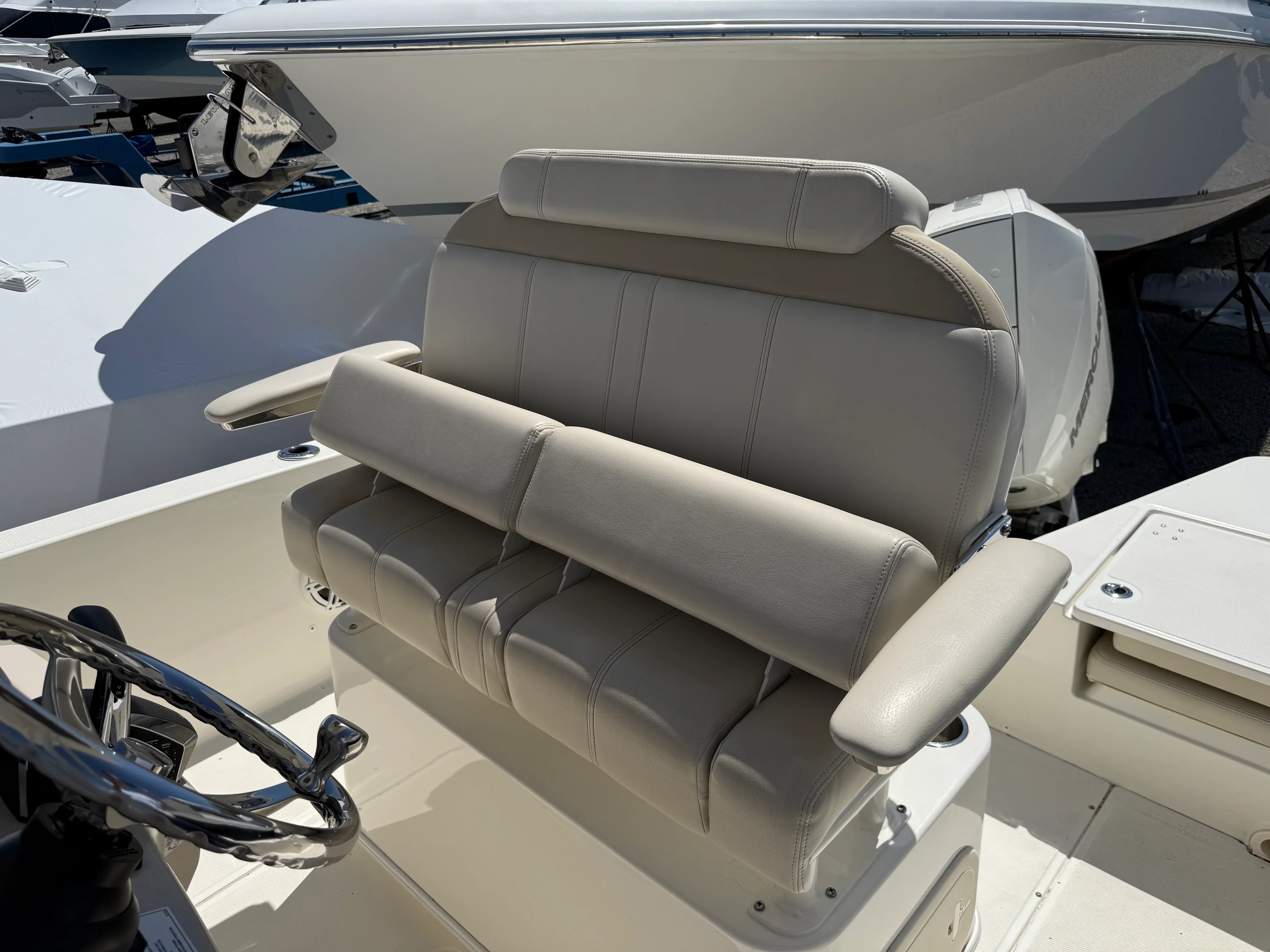 2023 Boston Whaler 220 DAUNTLESS Image Thumbnail #19