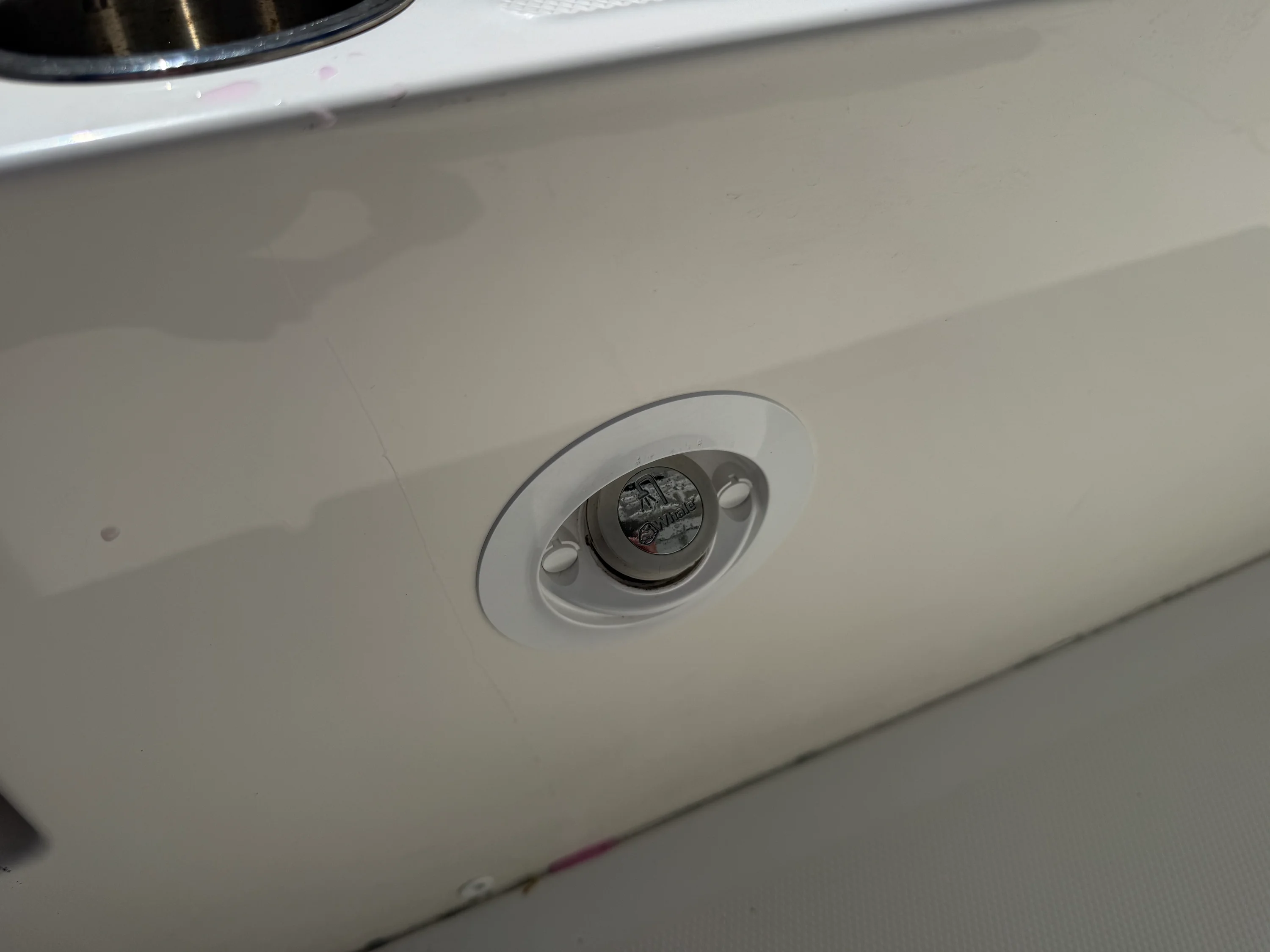 2023 Boston Whaler 220 DAUNTLESS Image Thumbnail #18