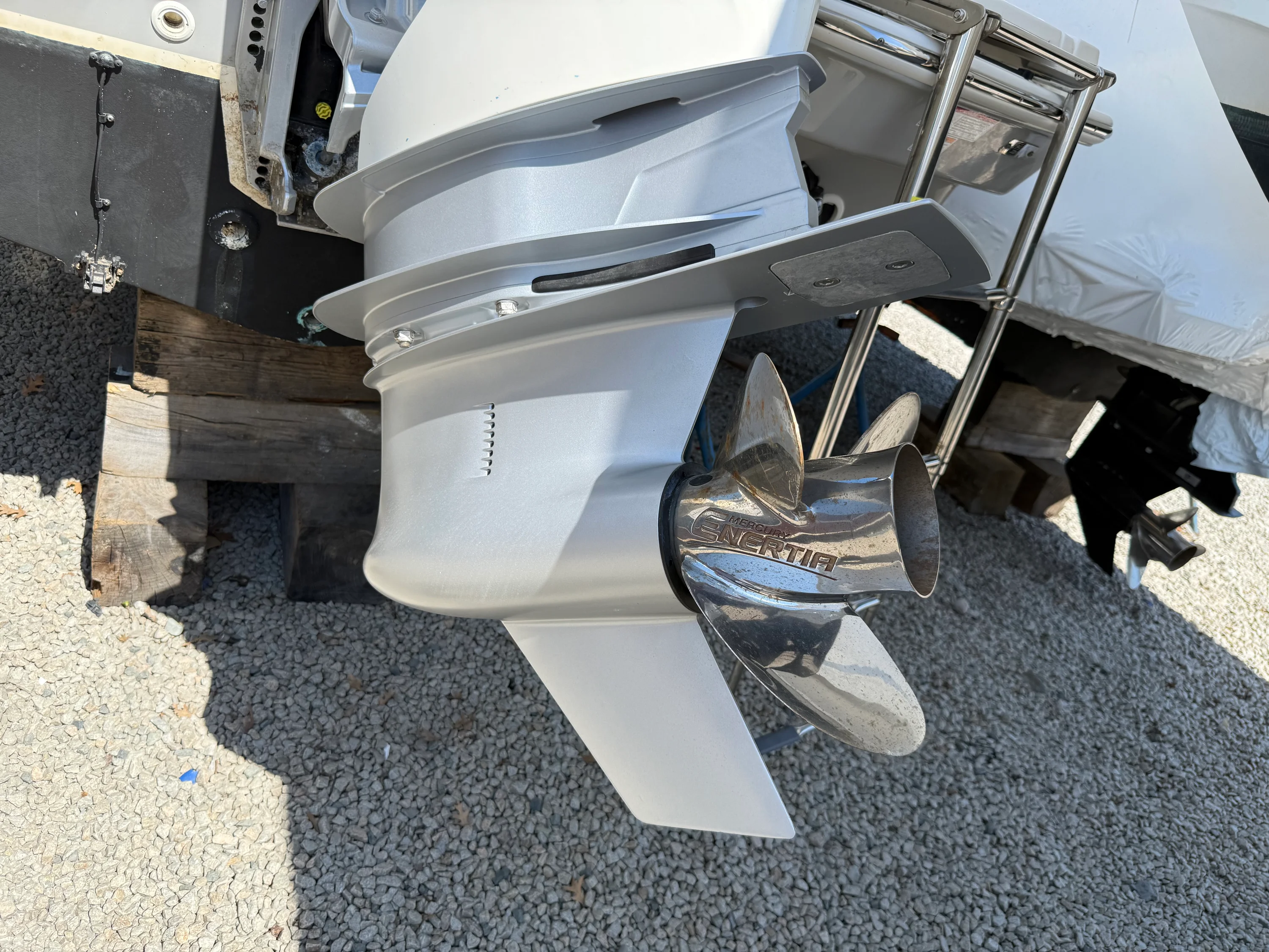 2023 Boston Whaler 220 DAUNTLESS Image Thumbnail #4
