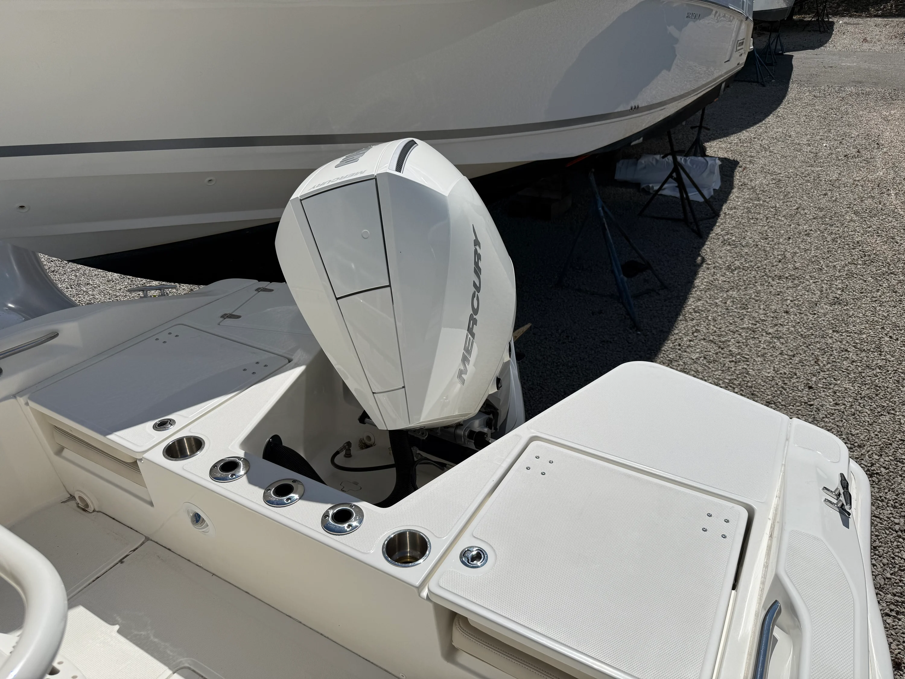 2023 Boston Whaler 220 DAUNTLESS Image Thumbnail #7
