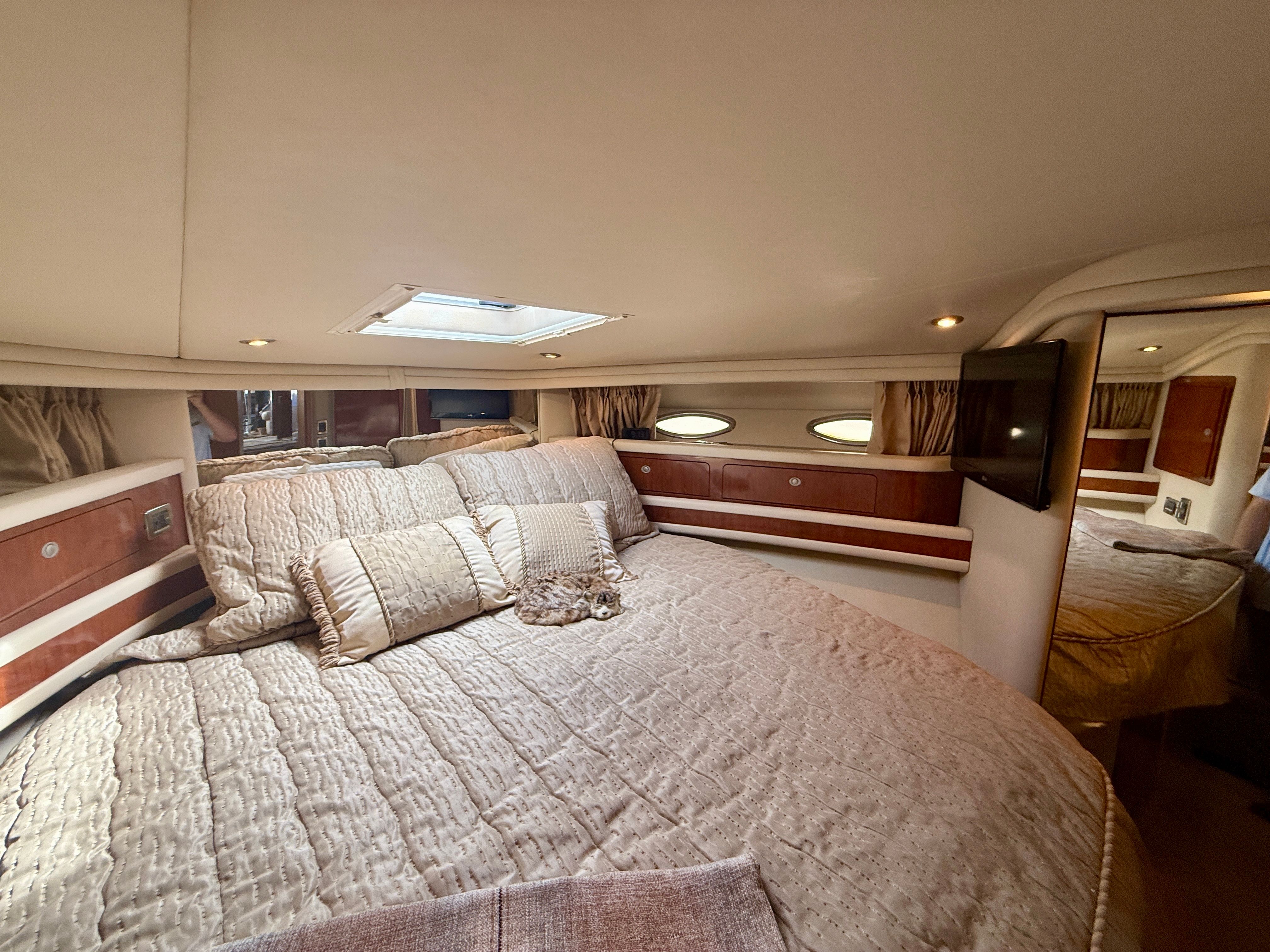 2004 Sea Ray 48 Sedan Bridge Image Thumbnail #10