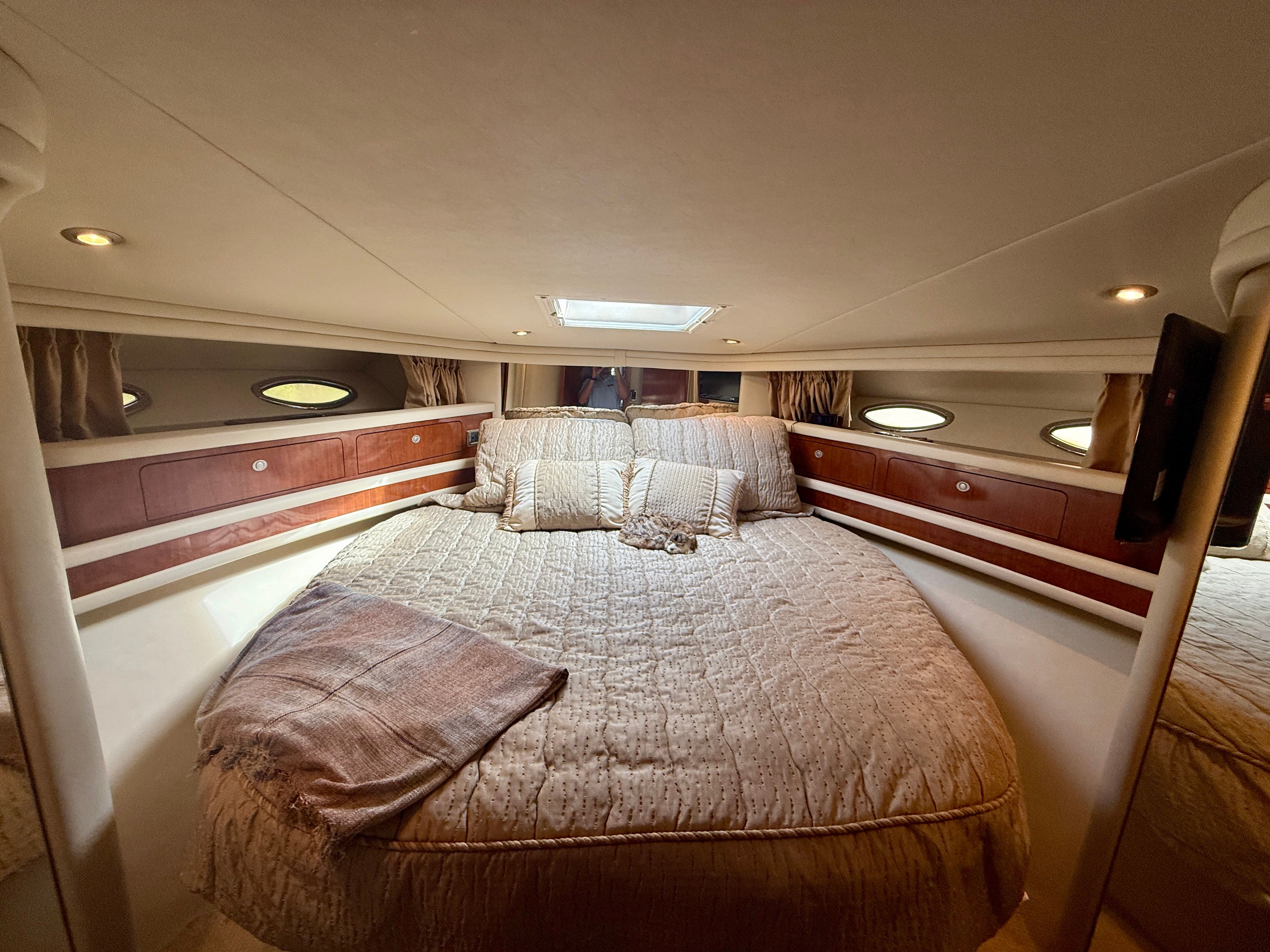 2004 Sea Ray 48 Sedan Bridge Image Thumbnail #11