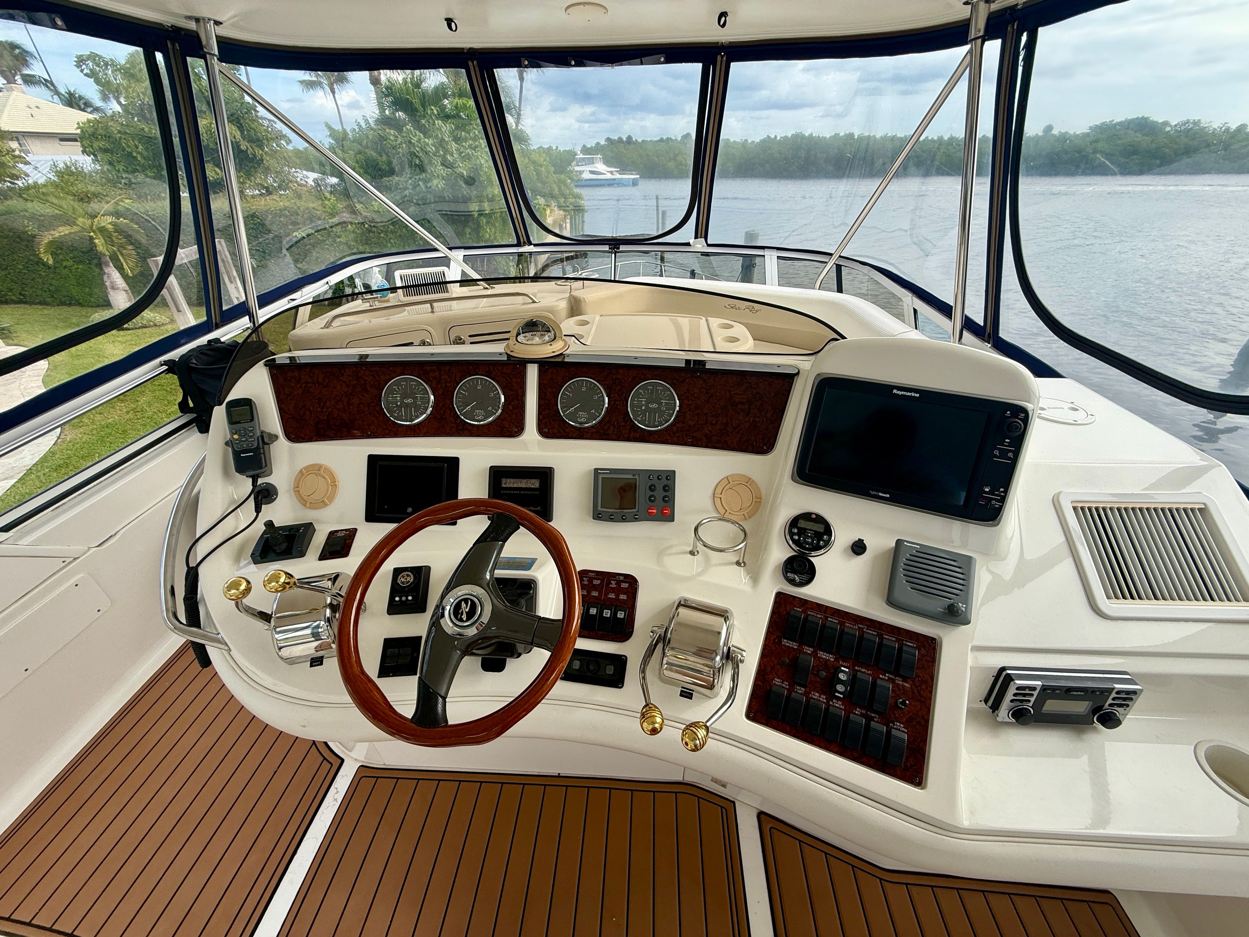 2004 Sea Ray 48 Sedan Bridge Image Thumbnail #17