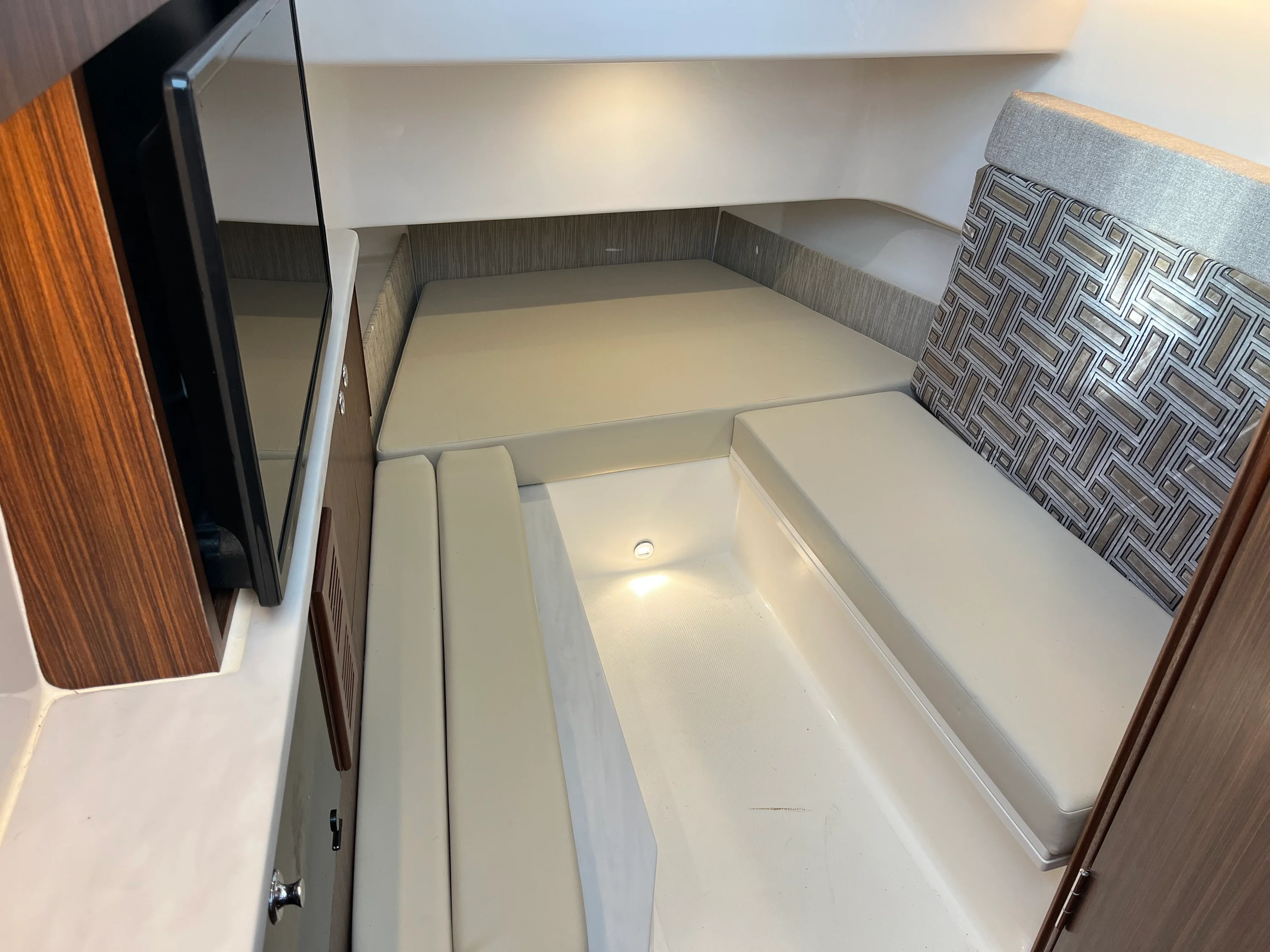 2024 Pursuit S 358 SPORT Image Thumbnail #17