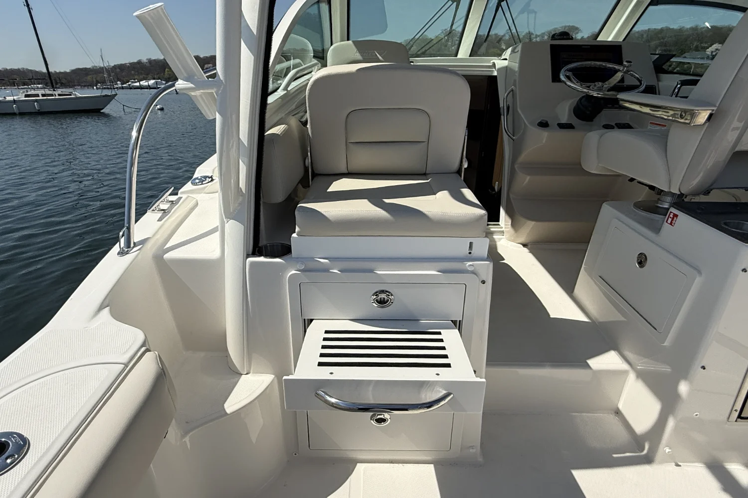 2026 Boston Whaler 285 Conquest Image Thumbnail #16