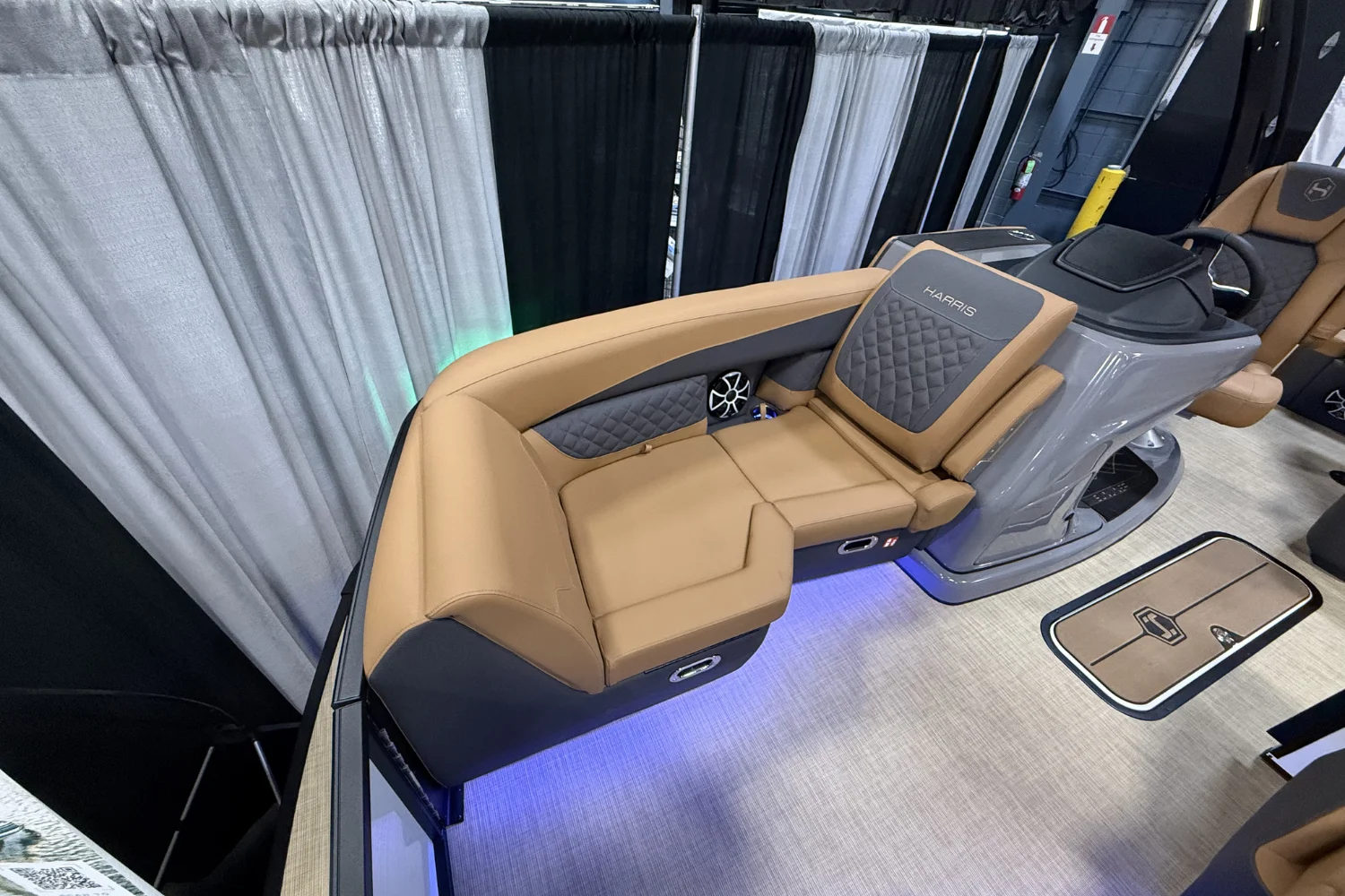 2026 Harris Sunliner 230 Image Thumbnail #10