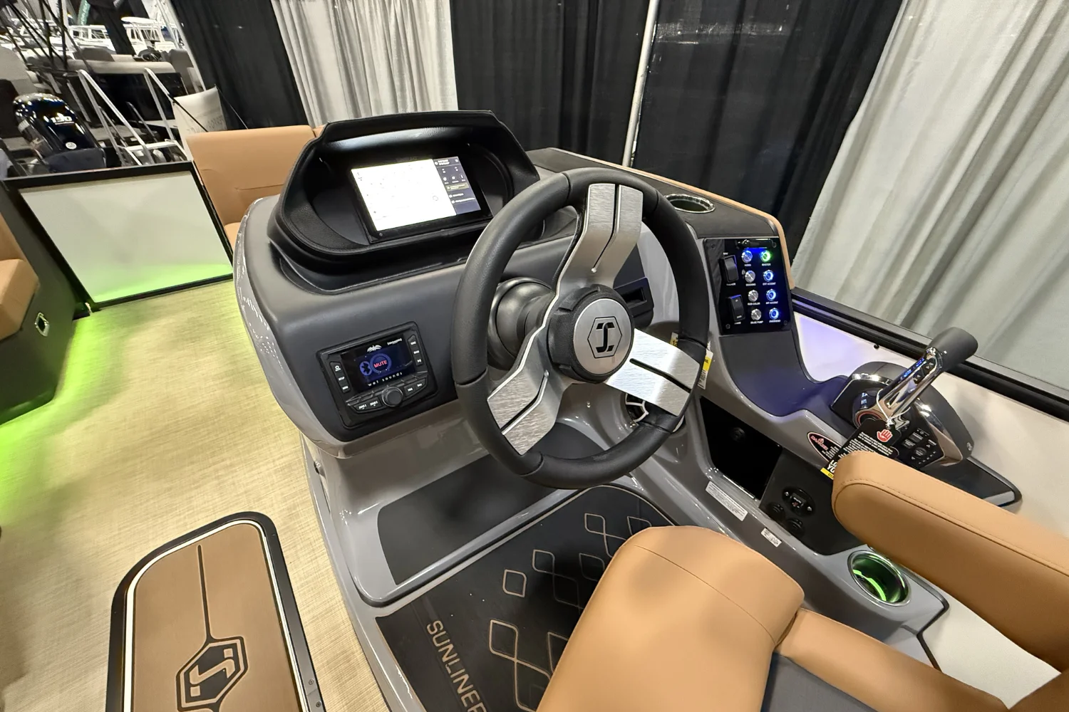 2026 Harris Sunliner 230 Image Thumbnail #17