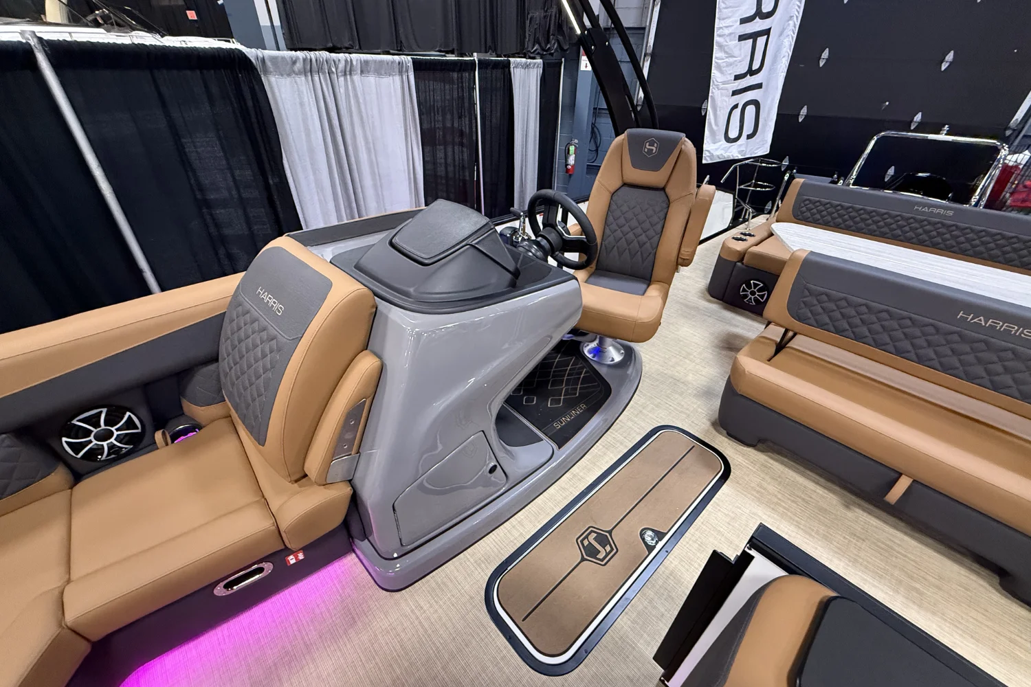 2026 Harris Sunliner 230 Image Thumbnail #13