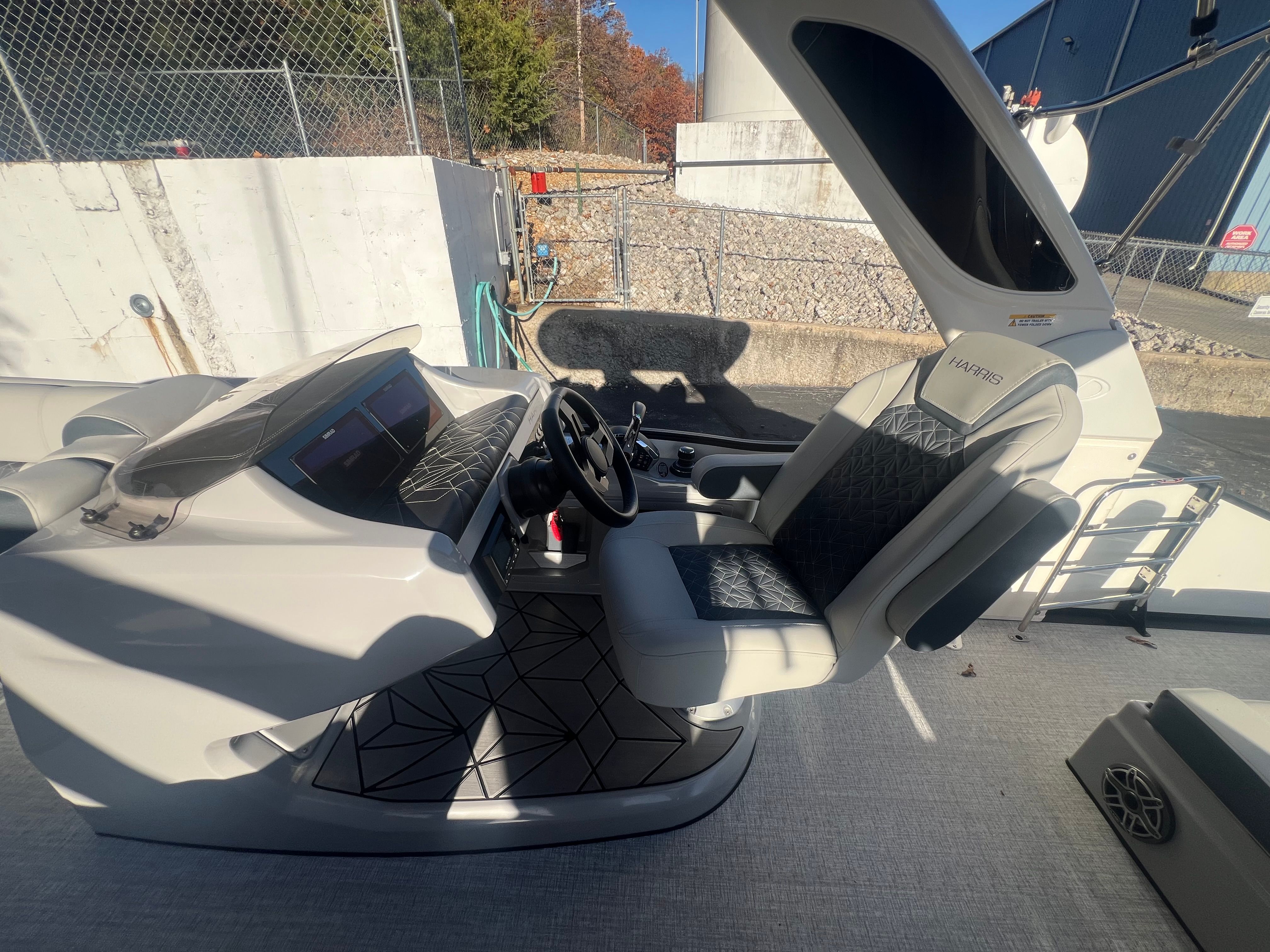 2025 Harris 270 GM Image Thumbnail #3