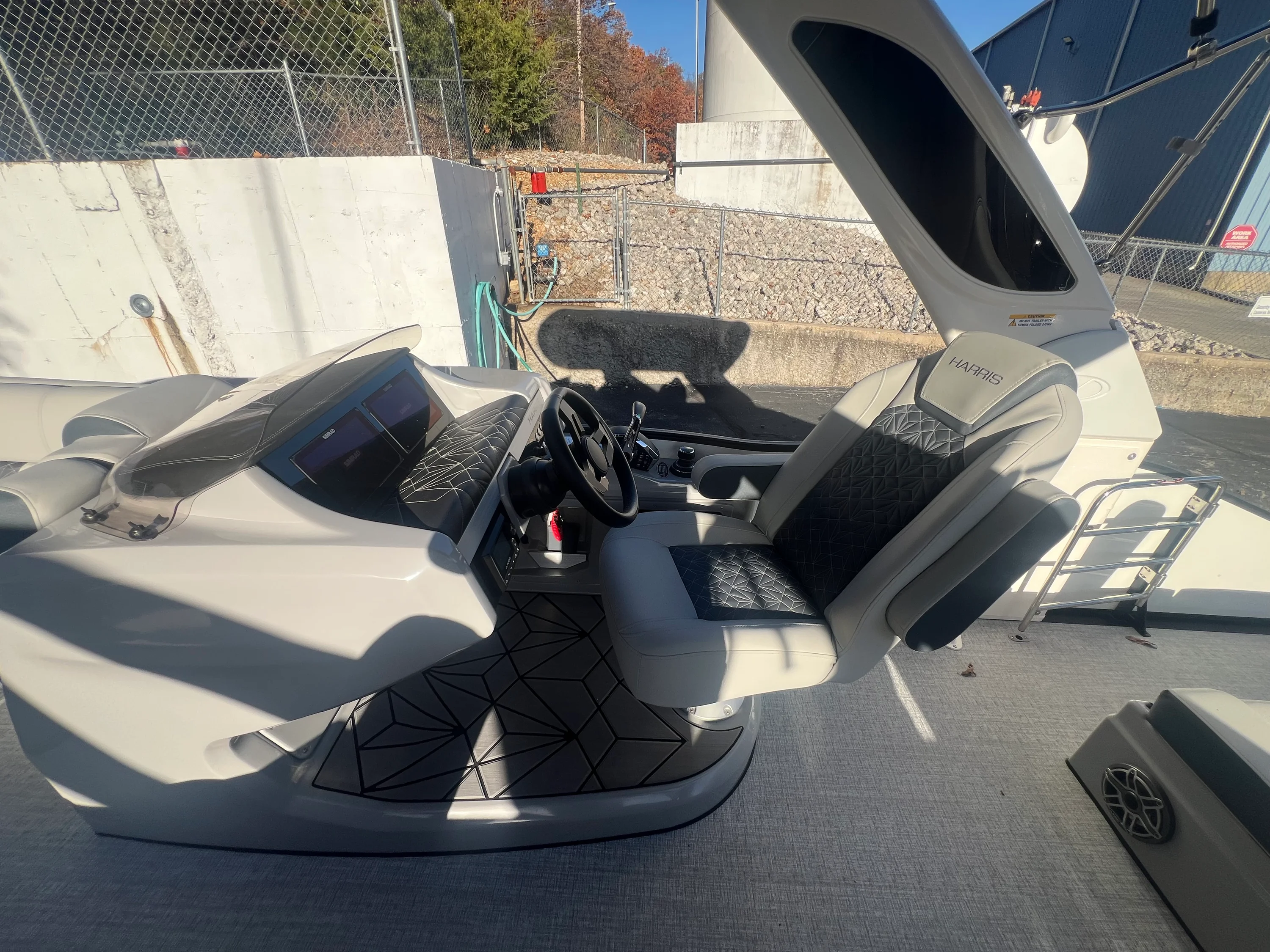 2025 Harris 270 GM Image Thumbnail #3