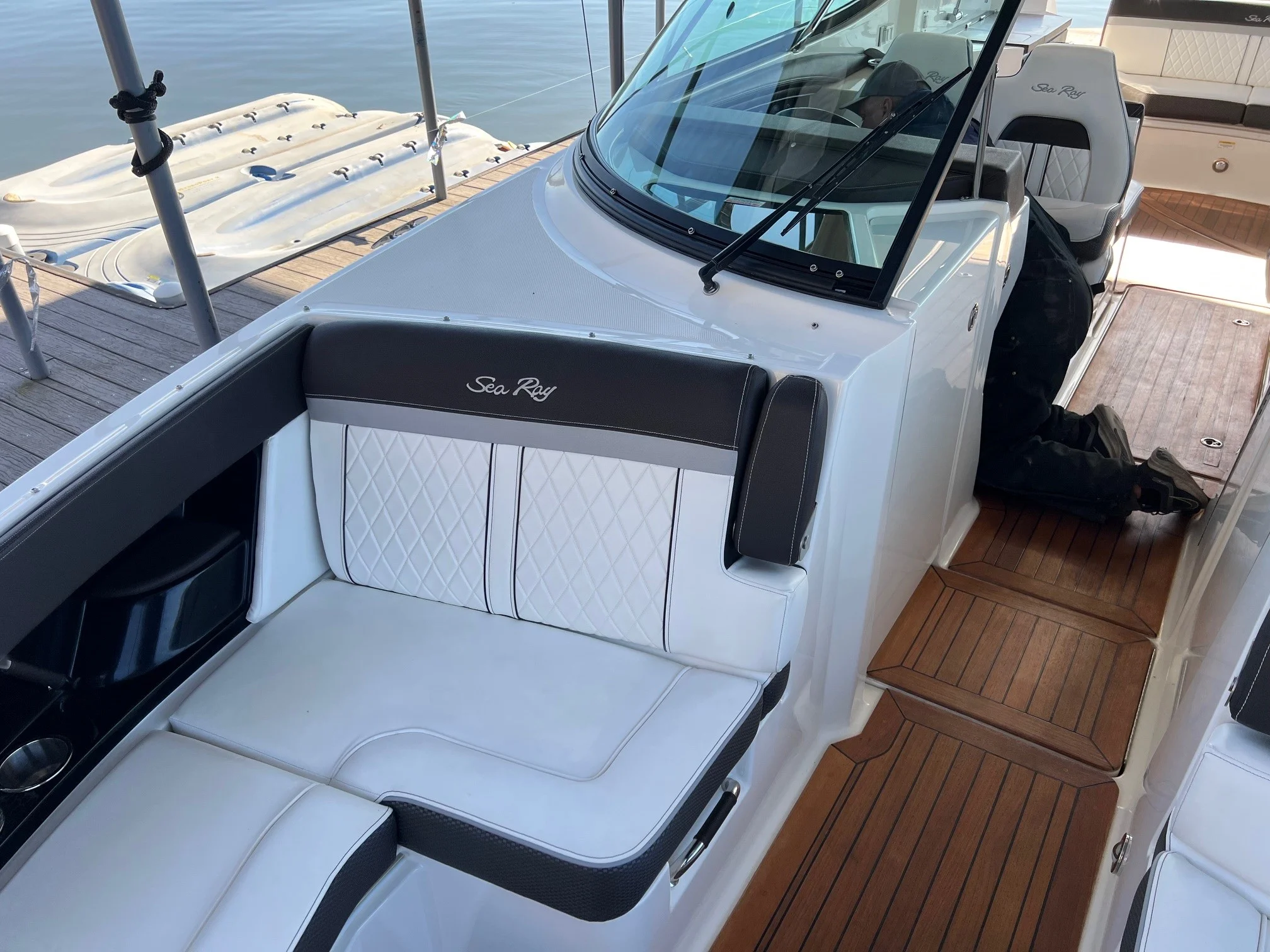 2017 Sea Ray SLX 350 Image Thumbnail #8