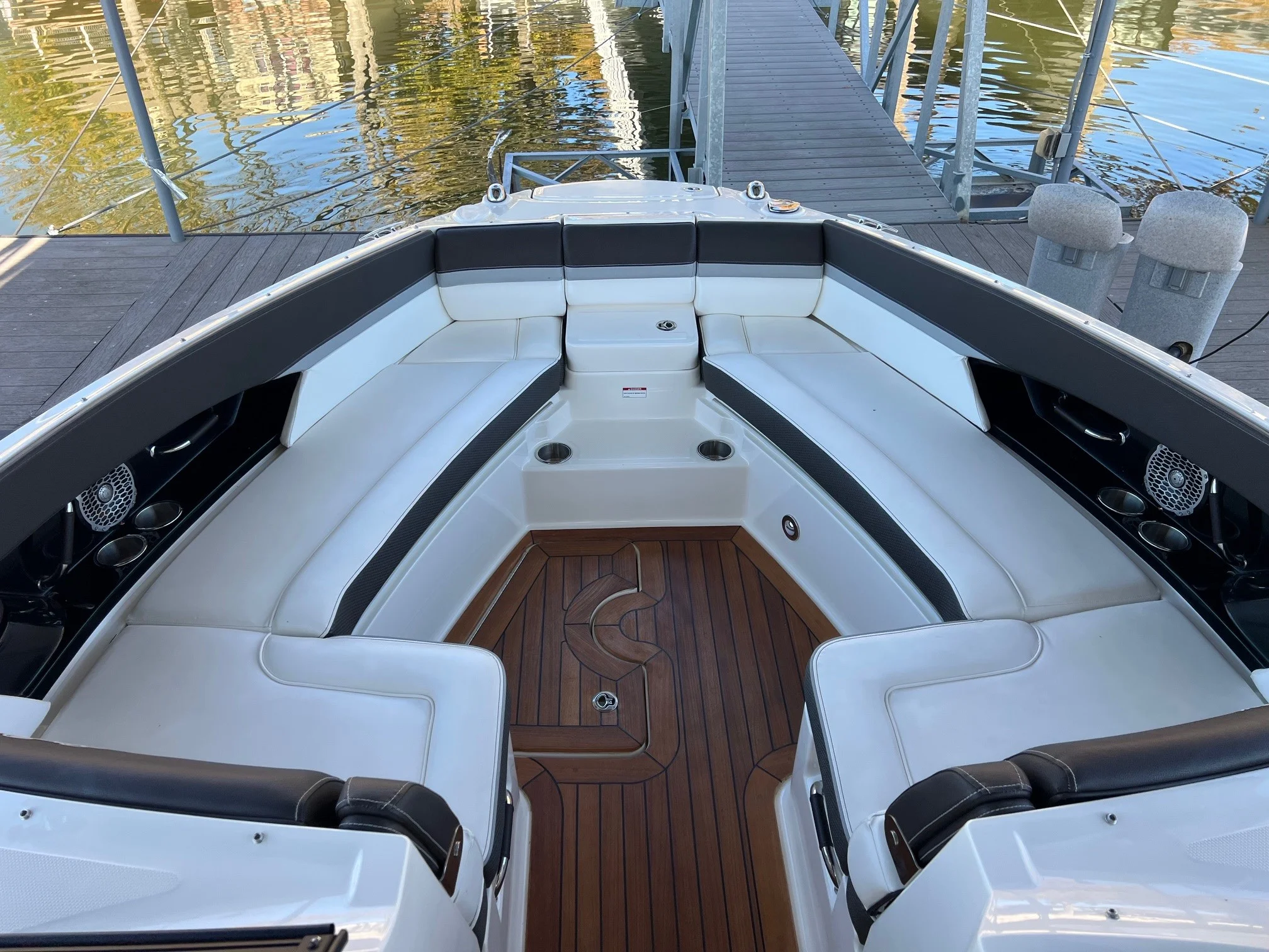 2017 Sea Ray SLX 350 Image Thumbnail #7