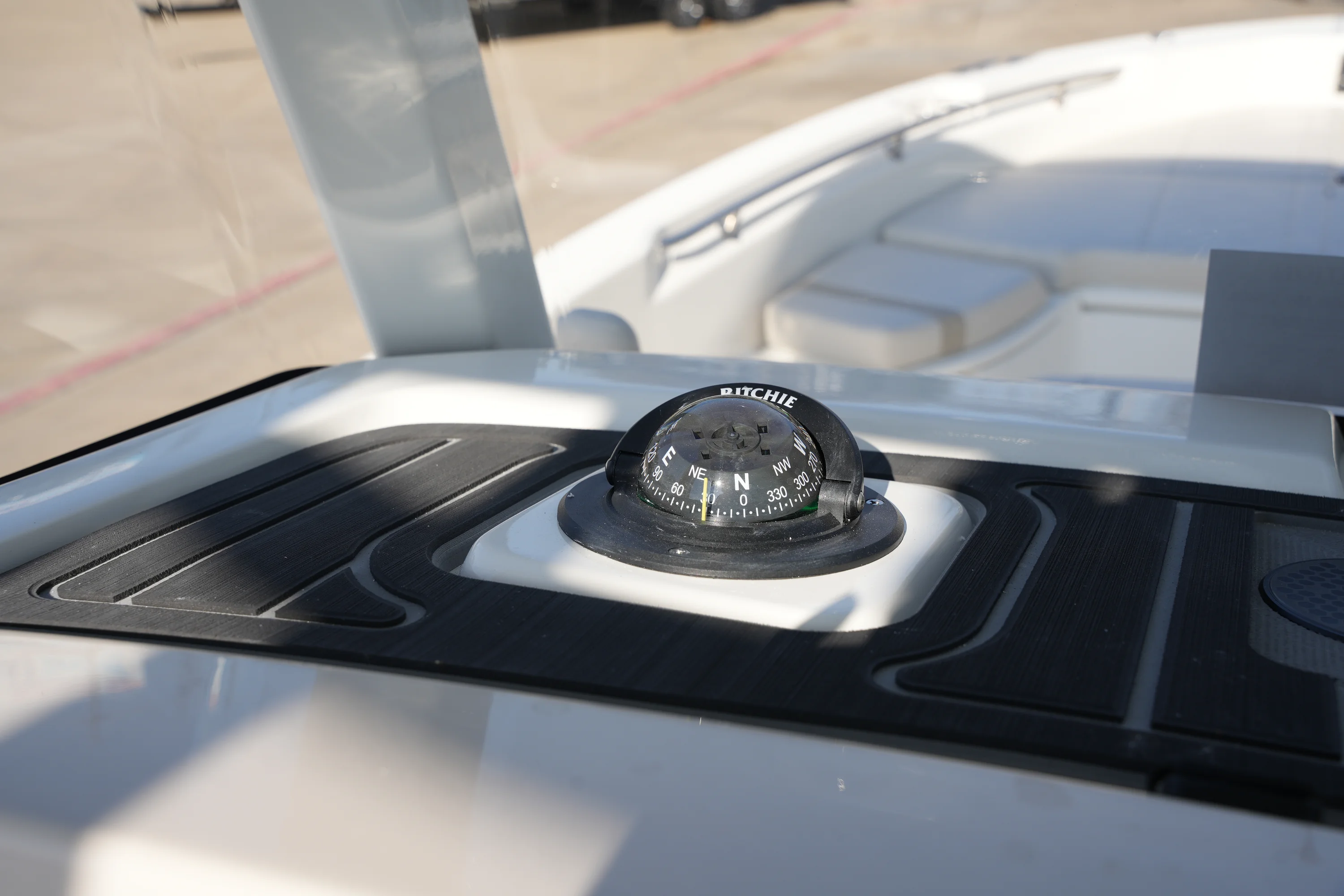 2026 Boston Whaler 250 Dauntless Image Thumbnail #21