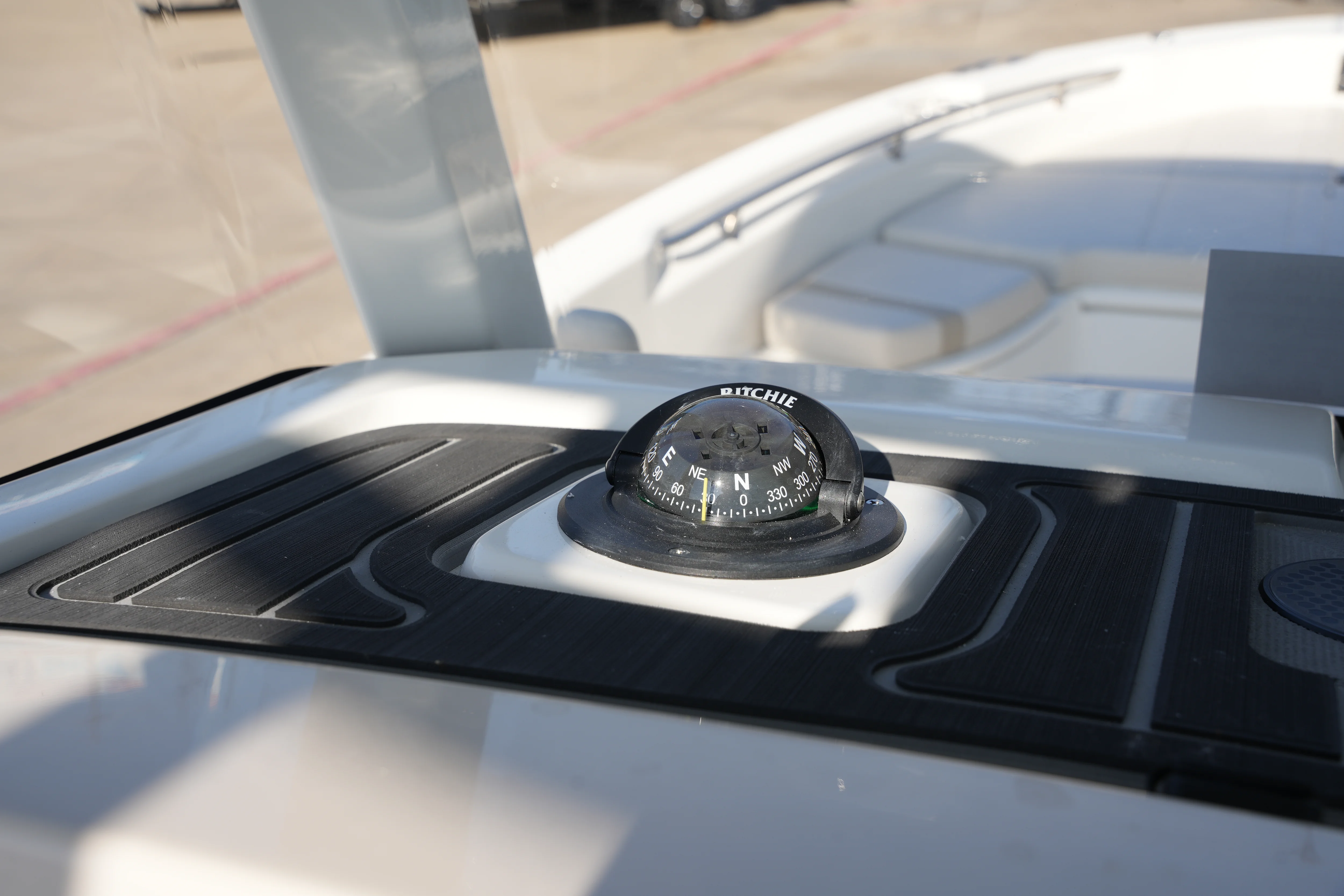 2026 Boston Whaler 250 Dauntless Image Thumbnail #21