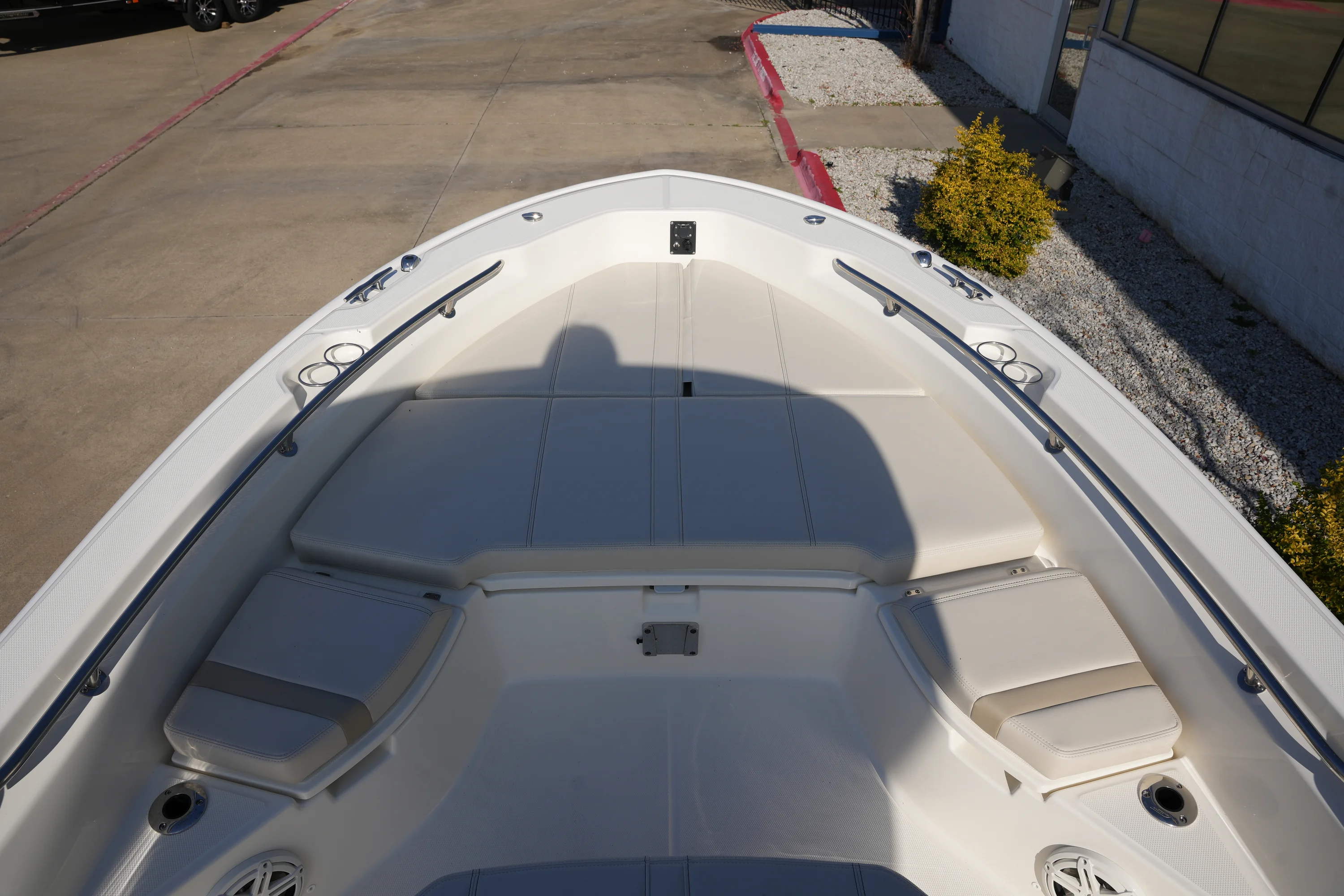 2026 Boston Whaler 250 Dauntless Image Thumbnail #27