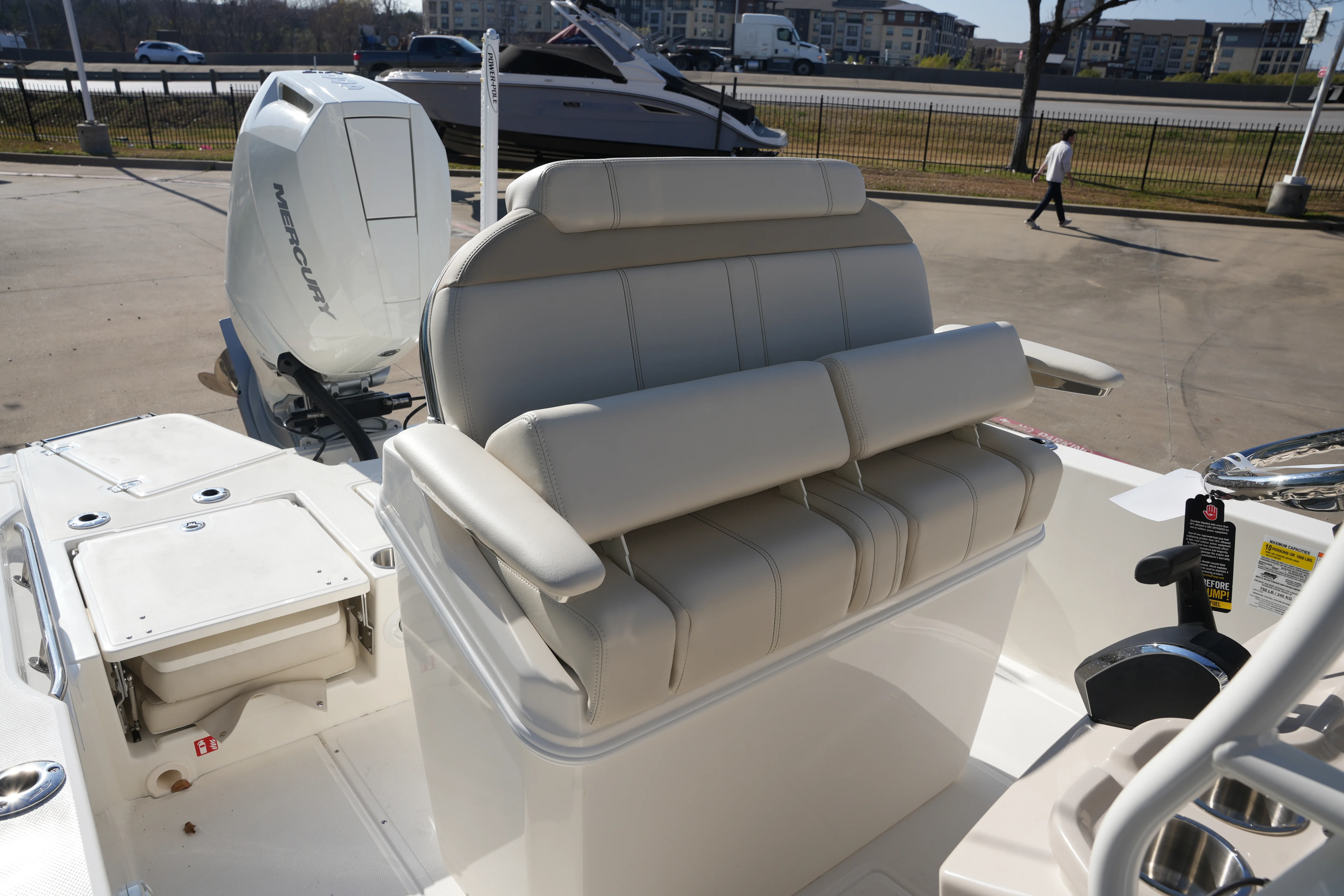 2026 Boston Whaler 250 Dauntless Image Thumbnail #17