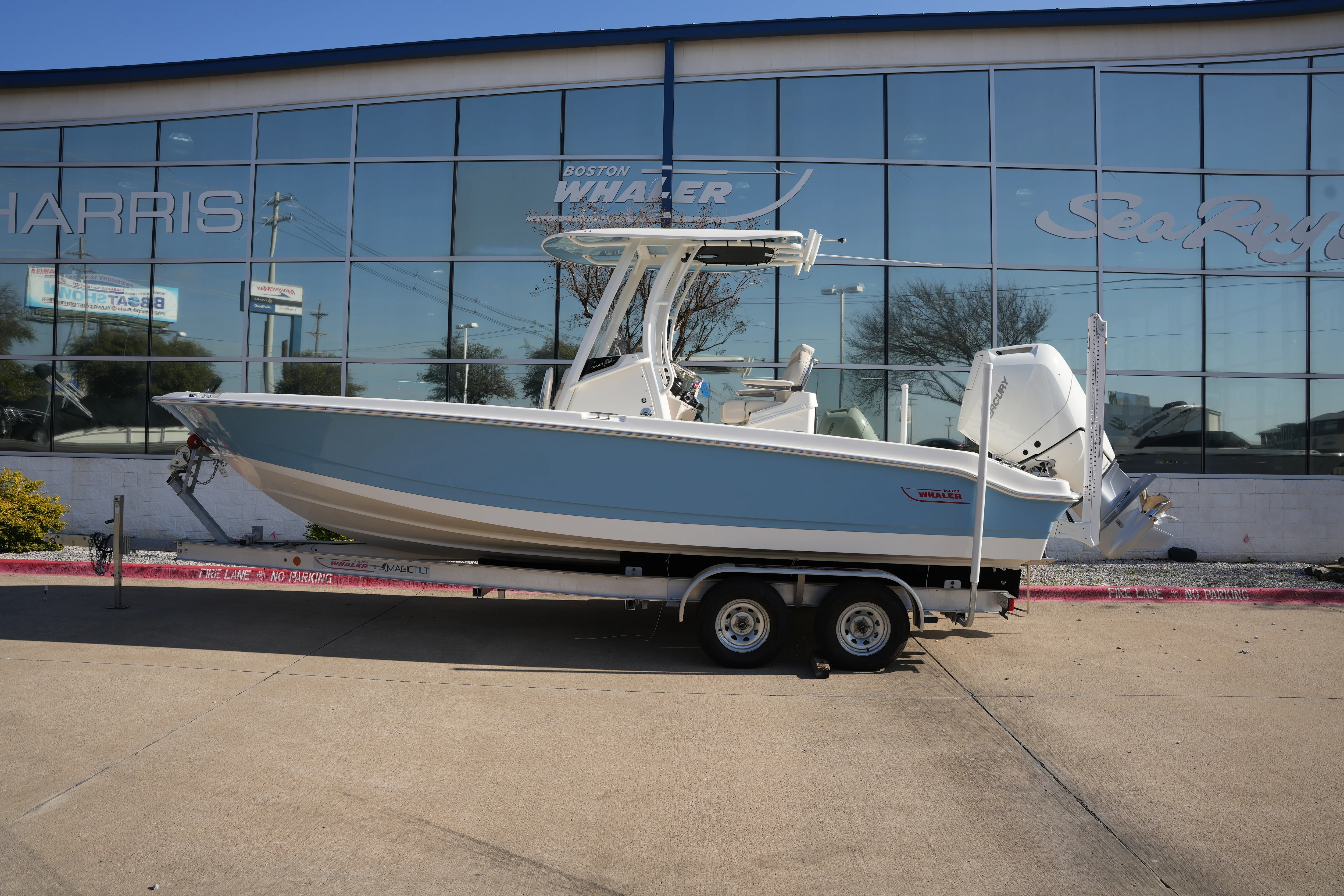 2026 Boston Whaler 250 Dauntless Image Thumbnail #0