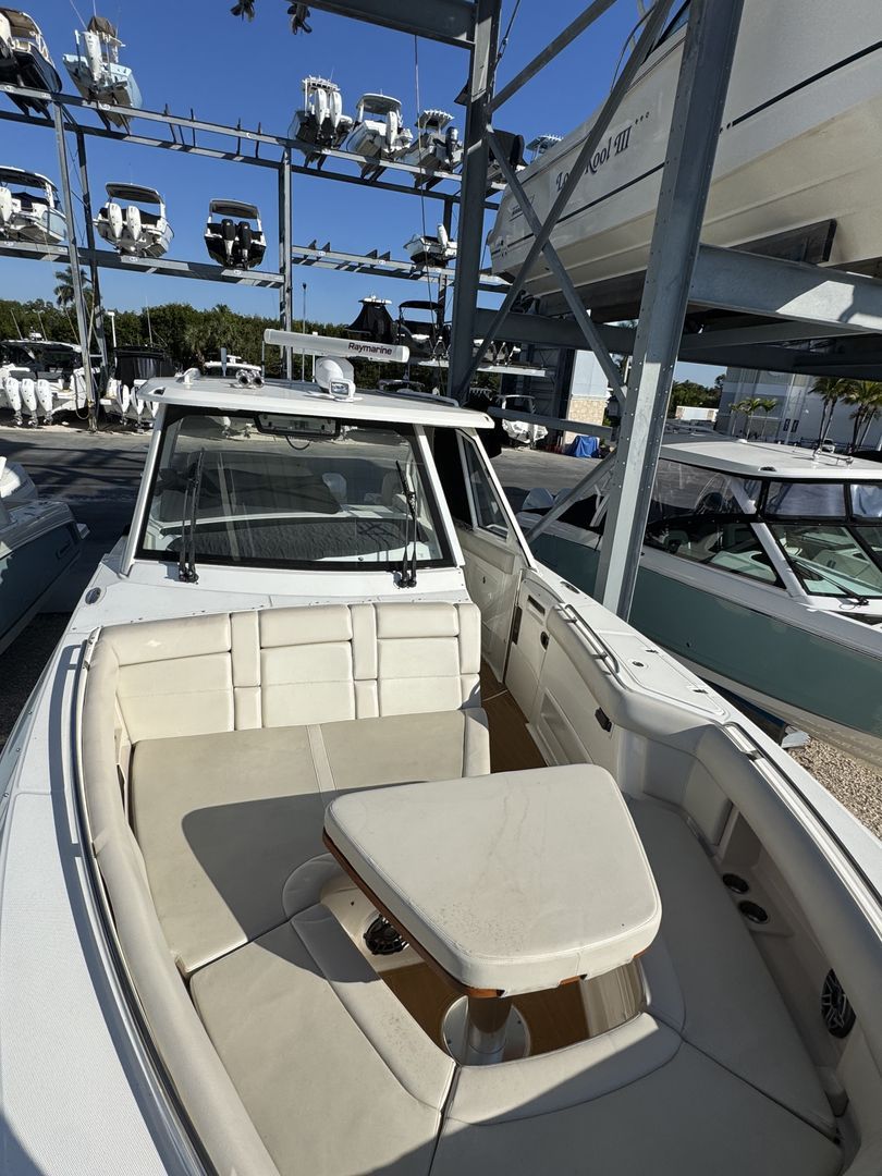 2022 Boston Whaler 380 REALM Image Thumbnail #5
