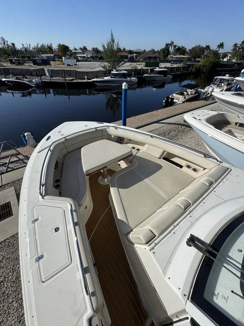 2022 Boston Whaler 380 REALM Image Thumbnail #3