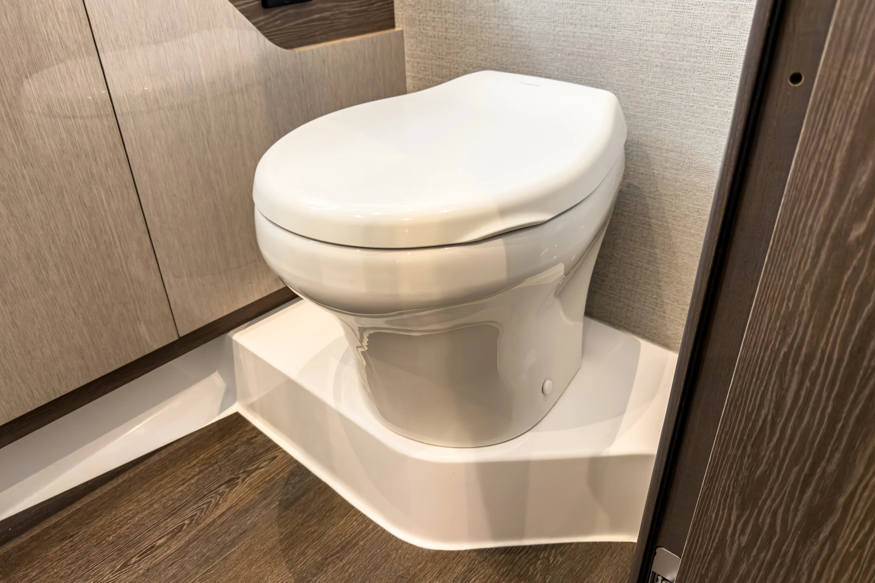 2026 Cruisers Yachts
                                                             50 FLY Image Thumbnail #59