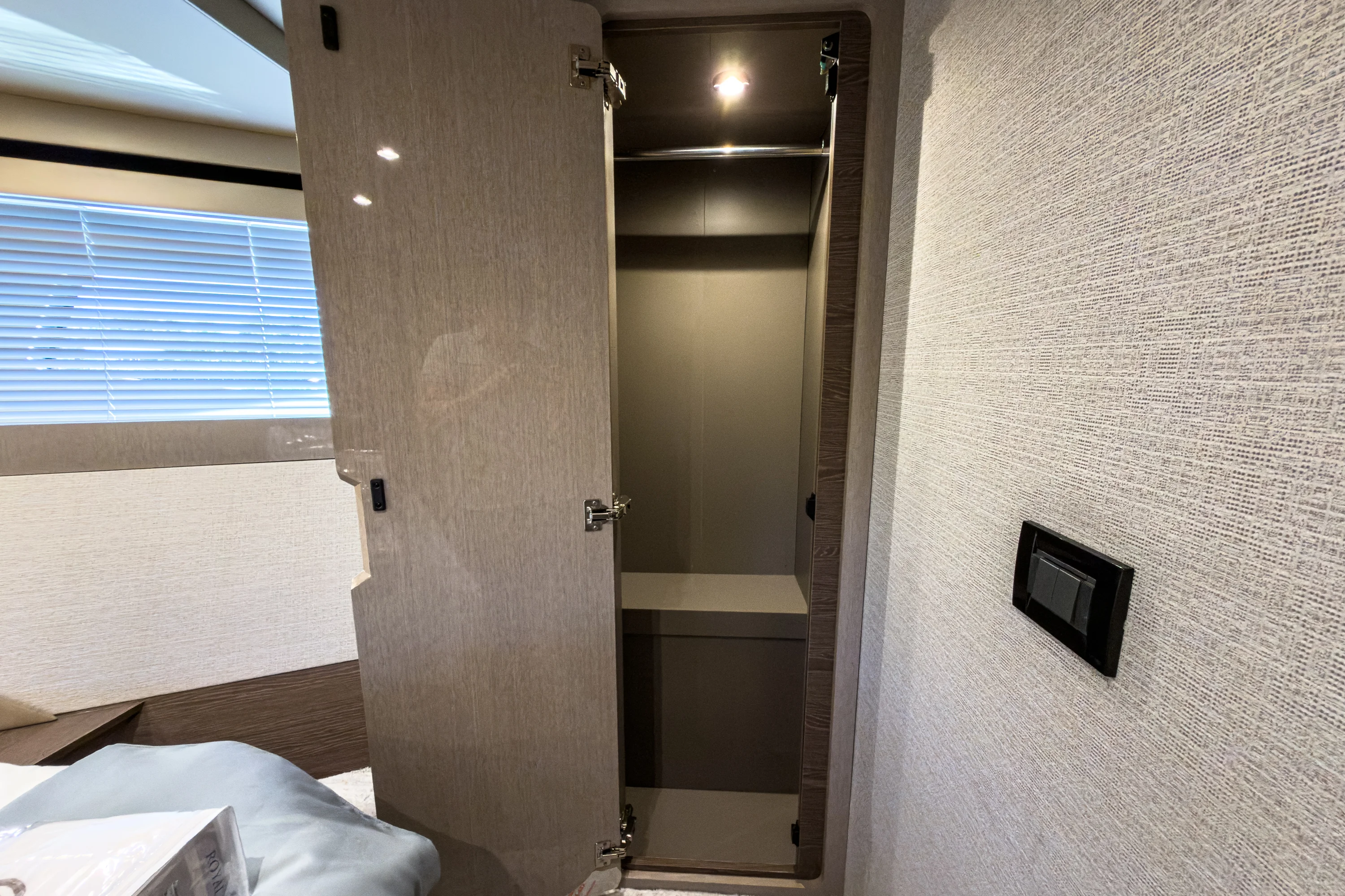 2026 Cruisers Yachts
                                                             50 FLY Image Thumbnail #41