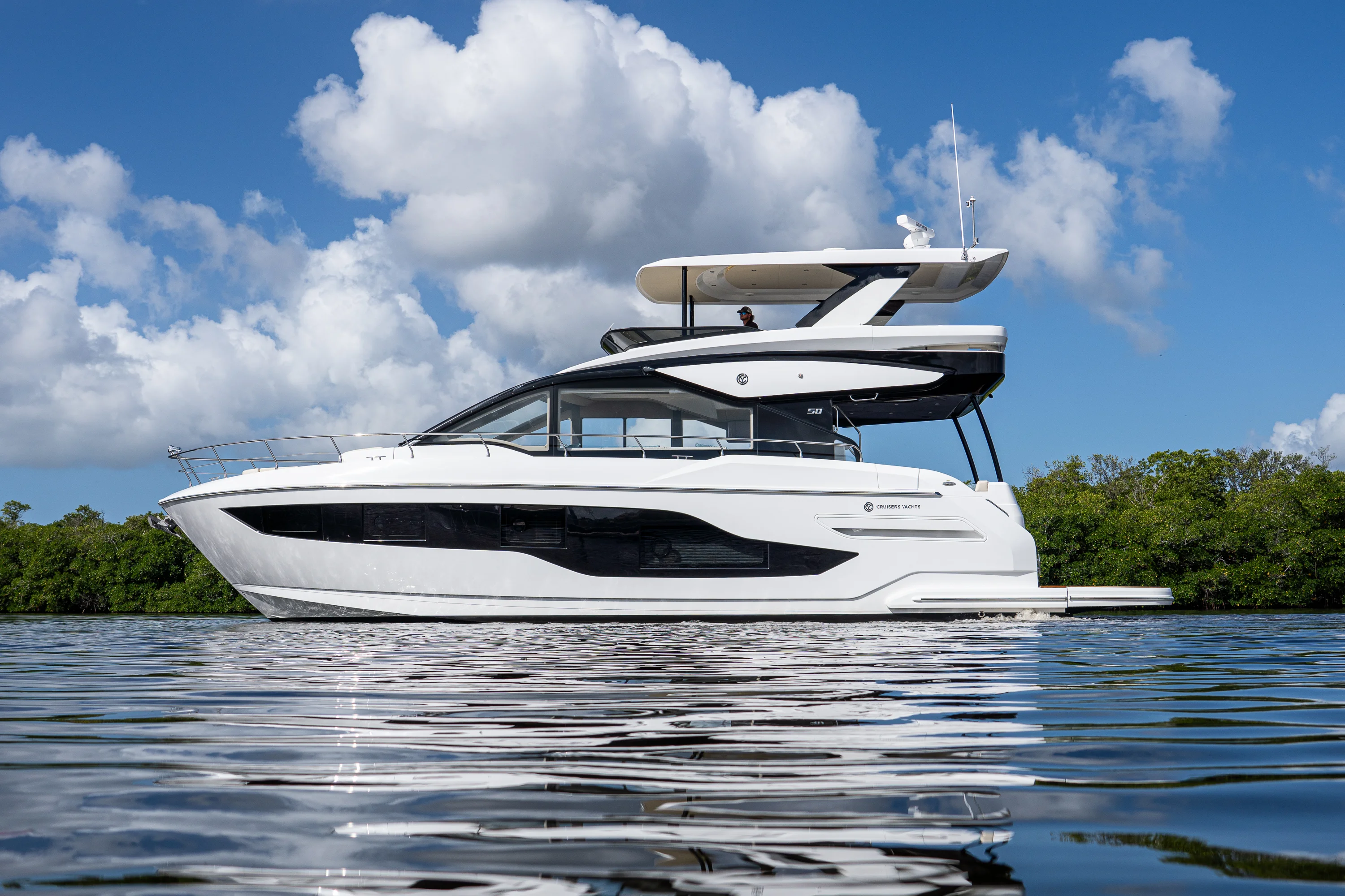 2026 Cruisers Yachts
                                                             50 FLY Image Thumbnail #10