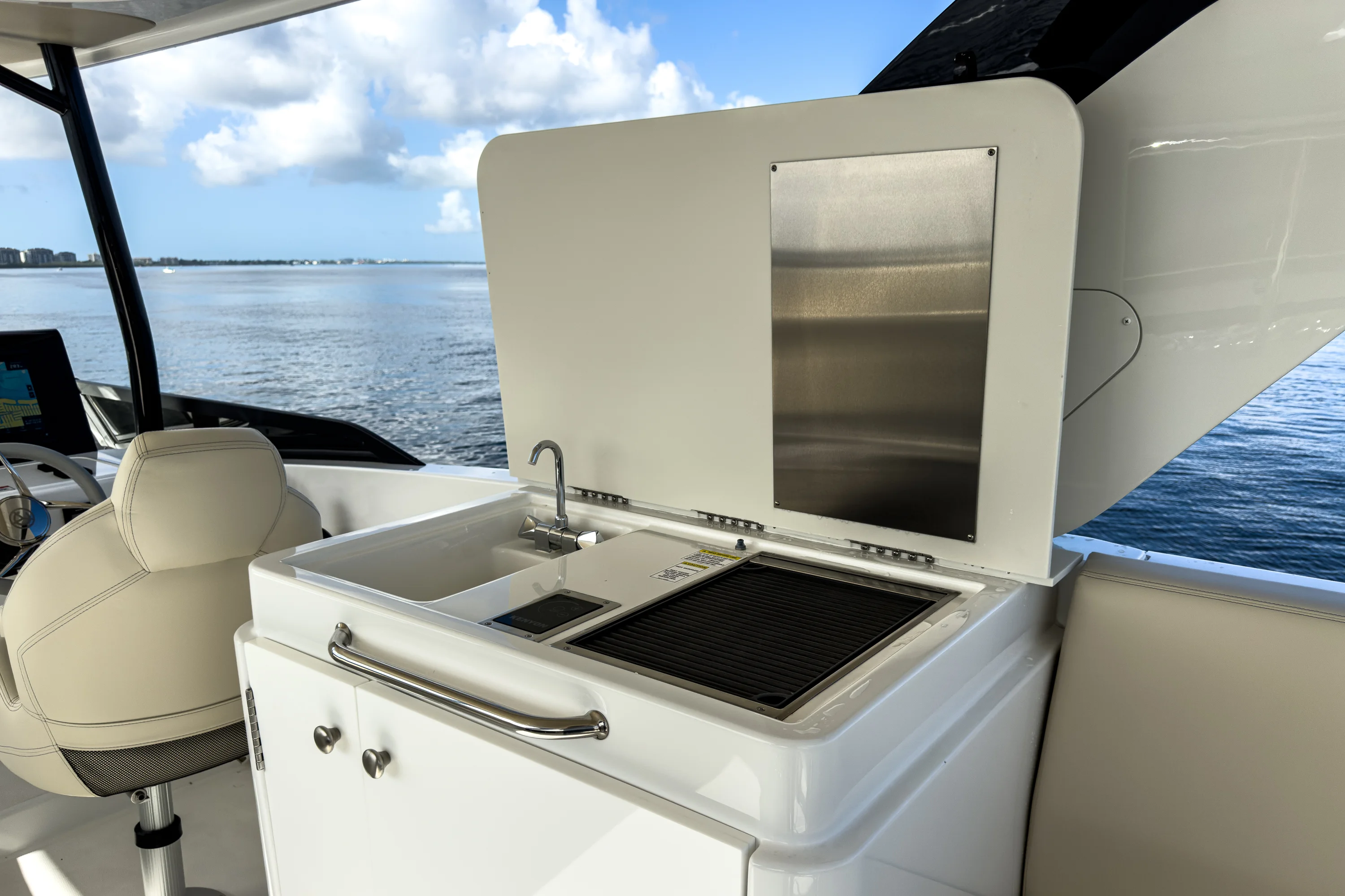 2026 Cruisers Yachts
                                                             50 FLY Image Thumbnail #70