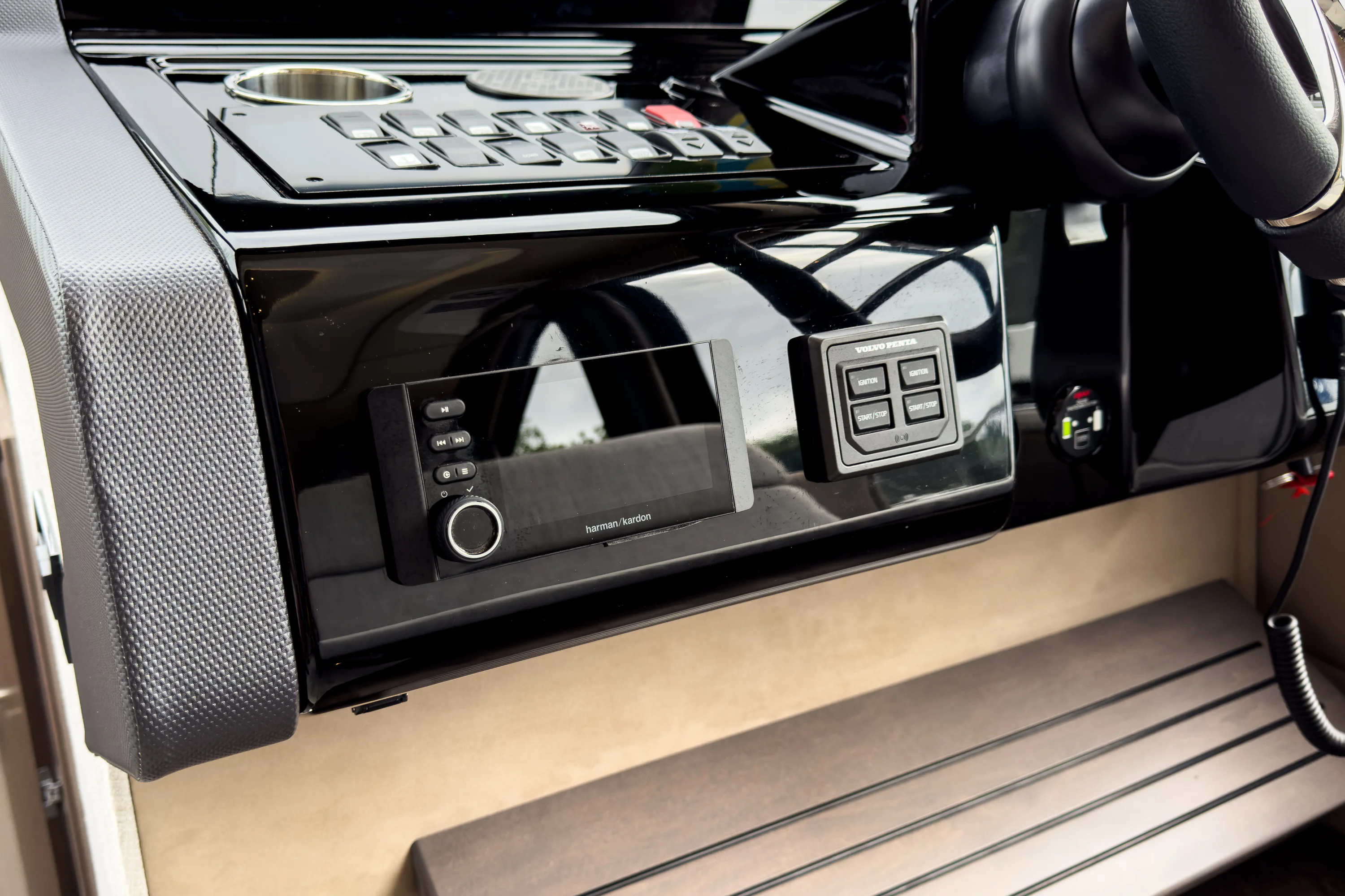 2026 Cruisers Yachts
                                                             50 FLY Image Thumbnail #36