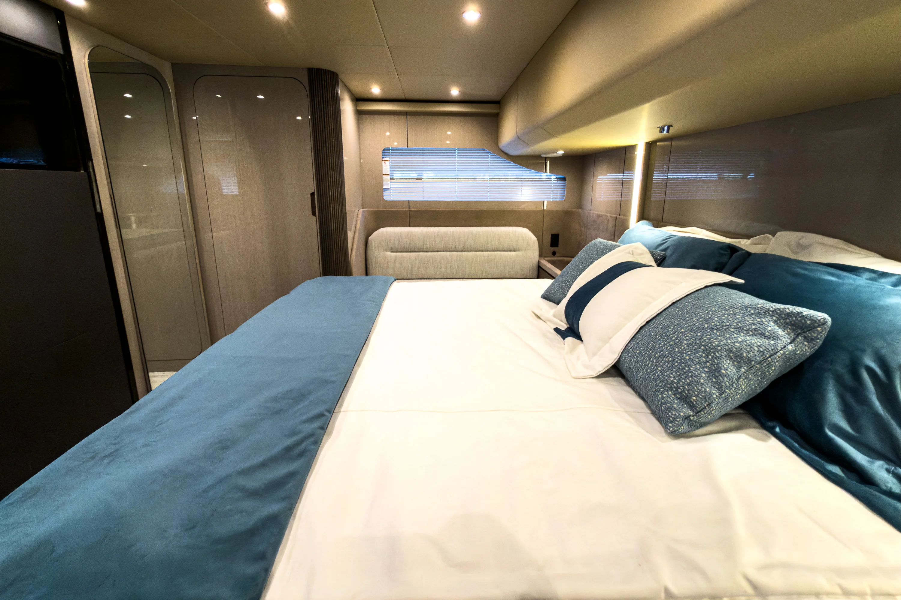 2026 Cruisers Yachts
                                                             50 FLY Image Thumbnail #50