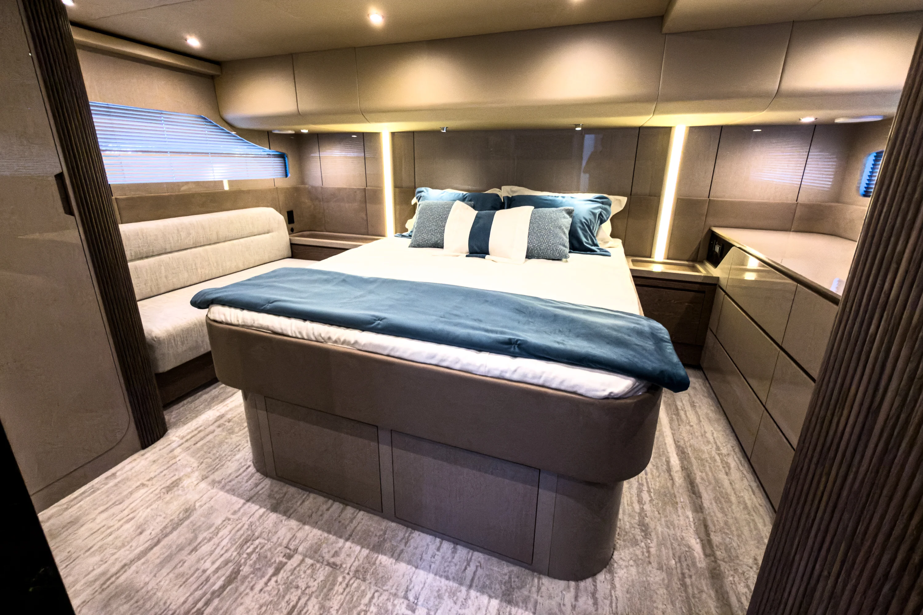 2026 Cruisers Yachts
                                                             50 FLY Image Thumbnail #48