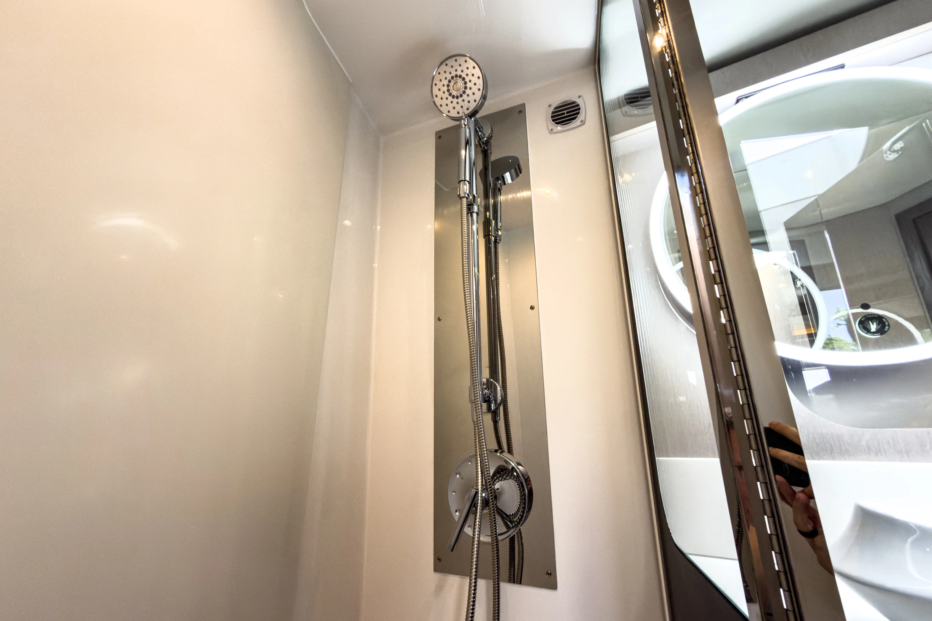 2026 Cruisers Yachts
                                                             50 FLY Image Thumbnail #47