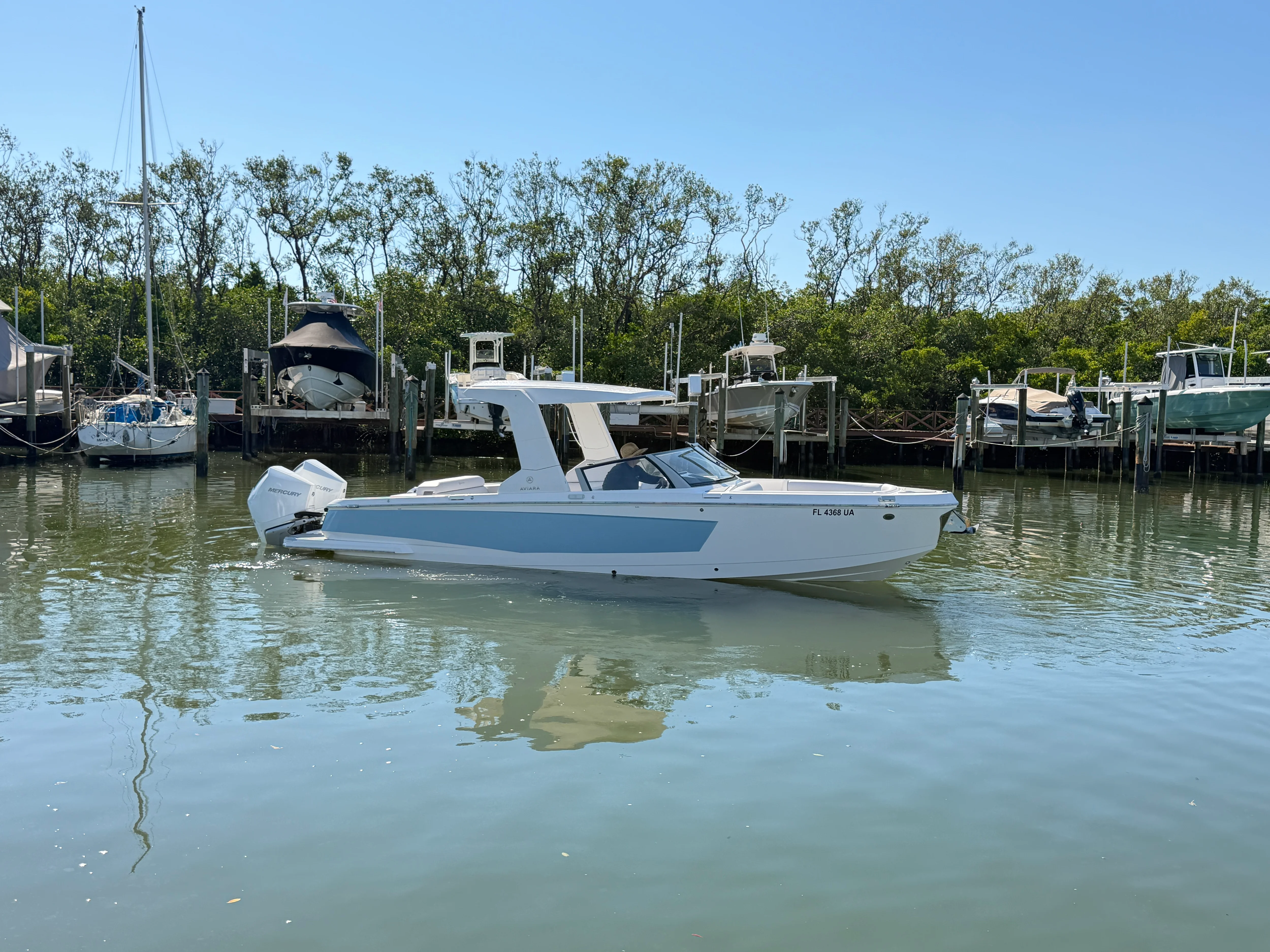 2025 Aviara AV-28 OB Image Thumbnail #1