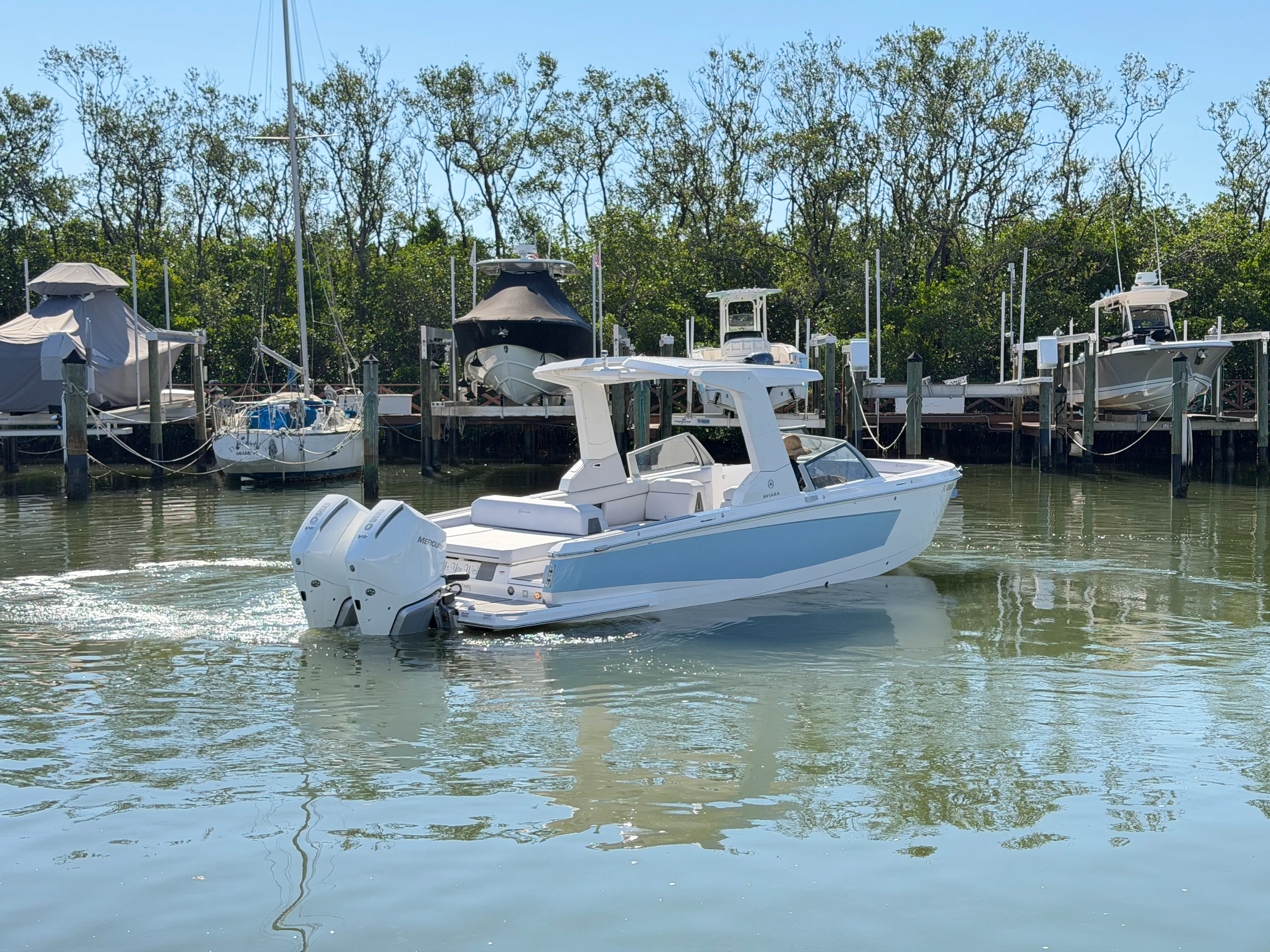 2025 Aviara AV-28 OB Image Thumbnail #3