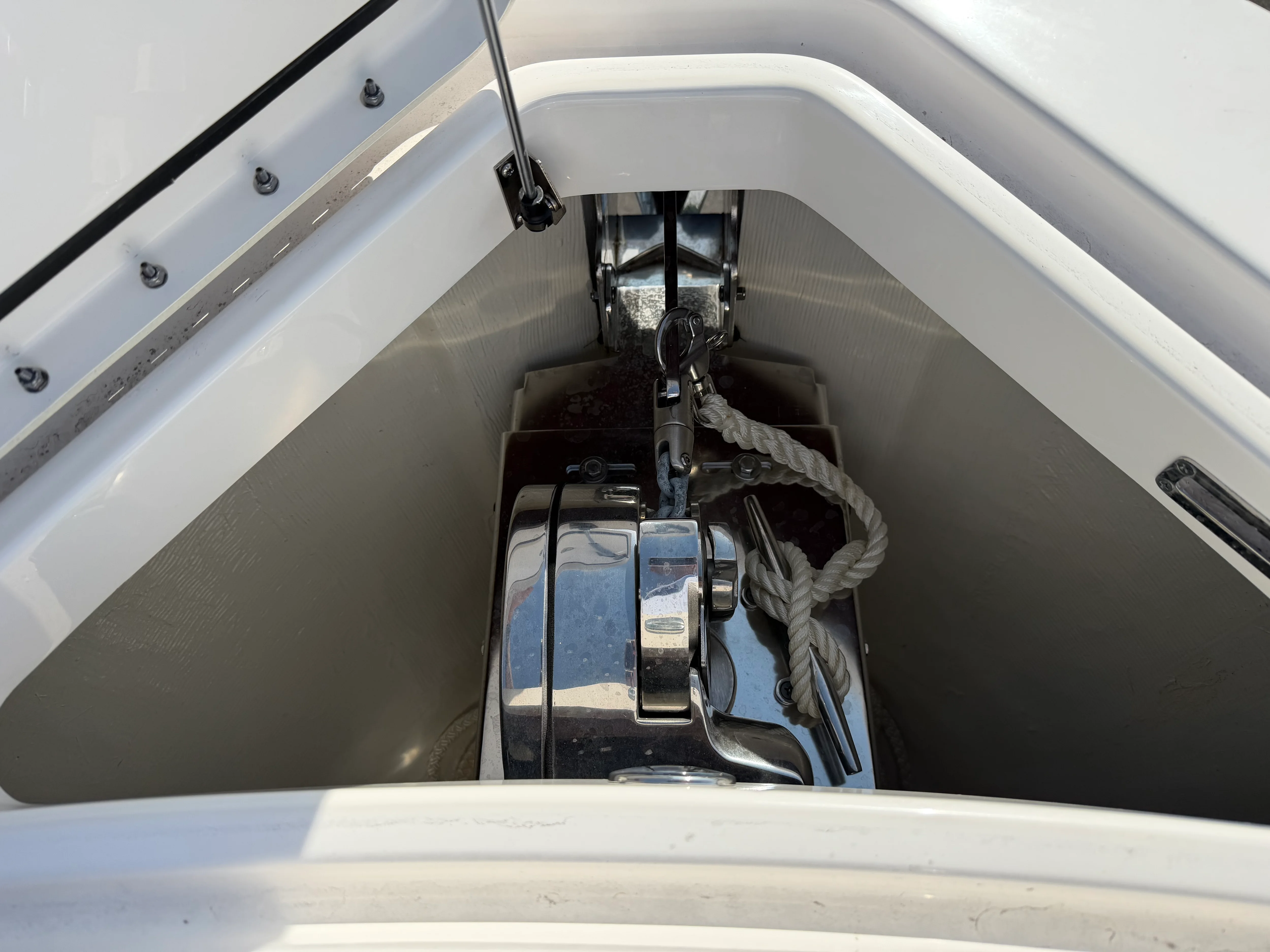 2025 Aviara AV-28 OB Image Thumbnail #13