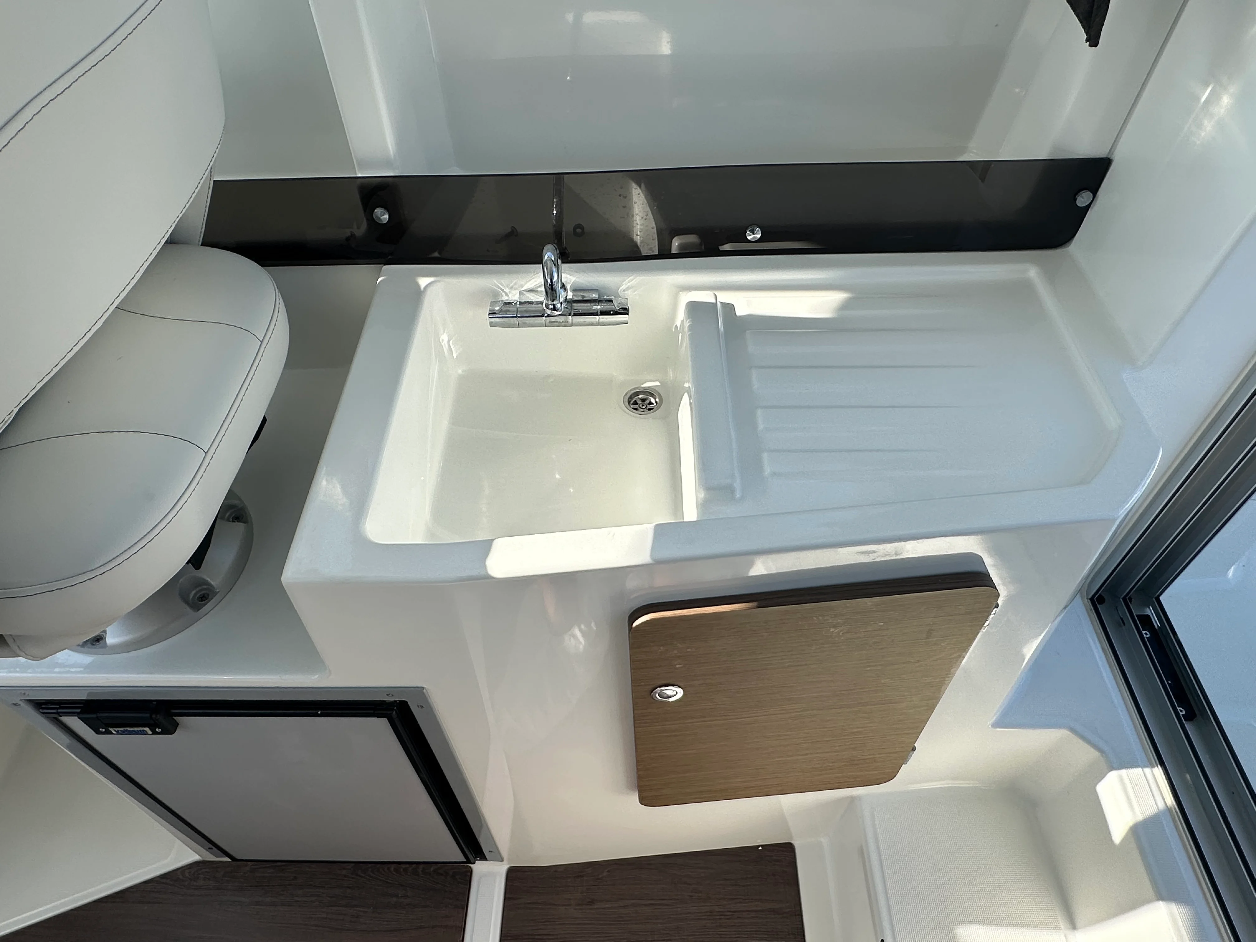 2023 Beneteau ANTARES 8 Image Thumbnail #42